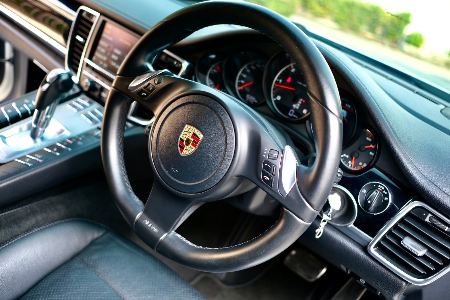 Porsche Panamera 3.0D (ฝาดำ) ไมล์ 33,000 km (รูปที่ 2)