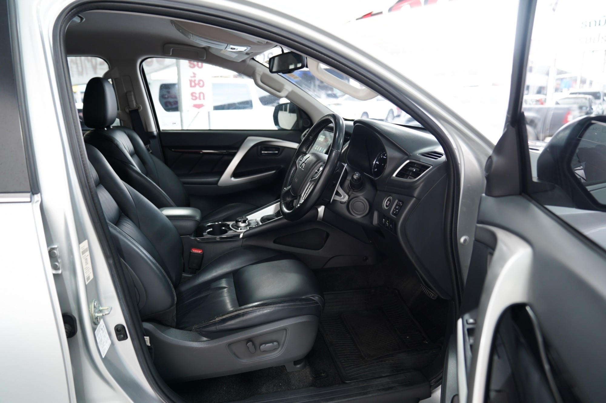 MITSUBISHI #PAJERO SPORT 2.4 PREMIUM 4WD AT ปี 2015 จด 2016 สีเทา เลขไมล์ปัจจุบัน 93,xxx กม. (รูปที่ 14)