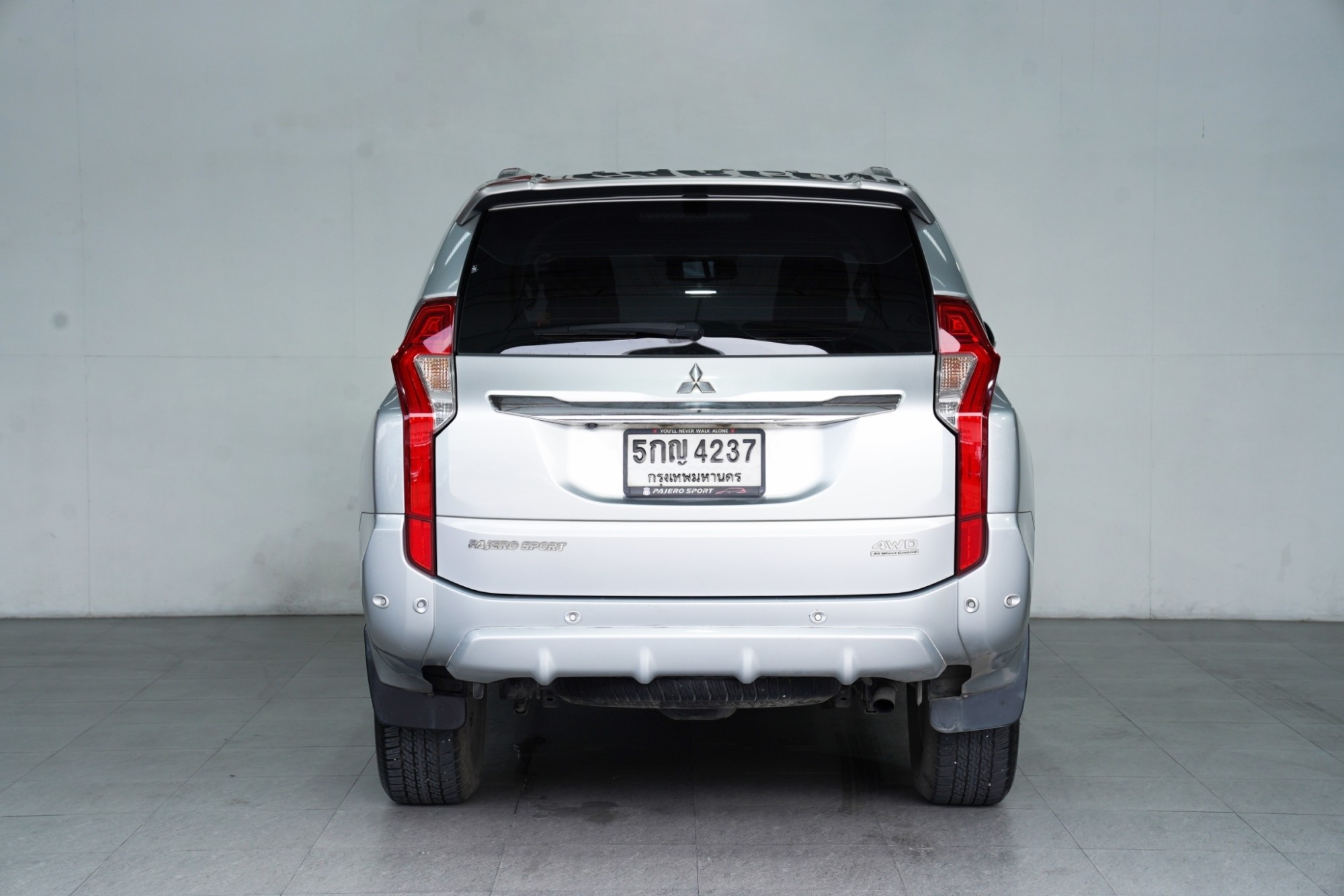 MITSUBISHI #PAJERO SPORT 2.4 PREMIUM 4WD AT ปี 2015 จด 2016 สีเทา เลขไมล์ปัจจุบัน 93,xxx กม. (รูปที่ 4)