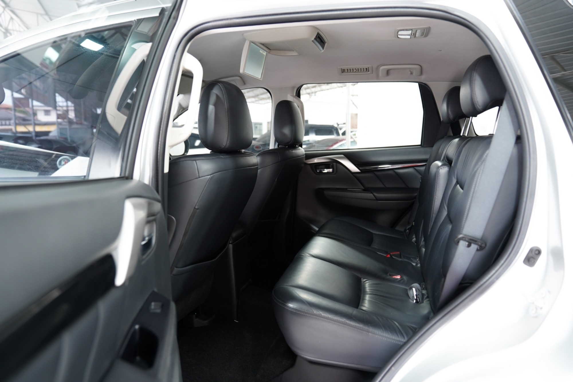 MITSUBISHI #PAJERO SPORT 2.4 PREMIUM 4WD AT ปี 2015 จด 2016 สีเทา เลขไมล์ปัจจุบัน 93,xxx กม. (รูปที่ 5)