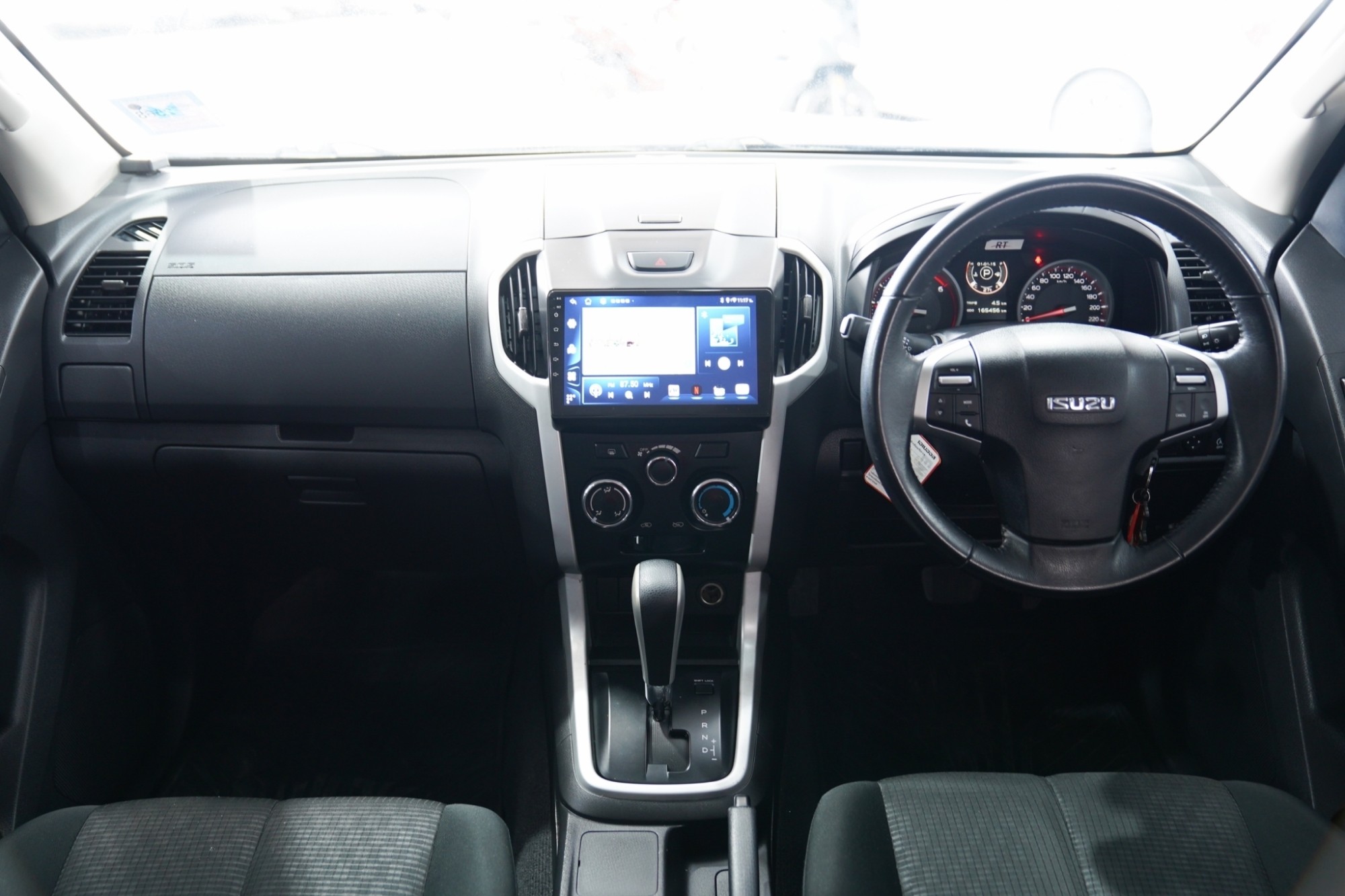 #ISUZU #DMAX CAB 4 1.9 Z AT ปี 2017 สีขาว (รูปที่ 6)