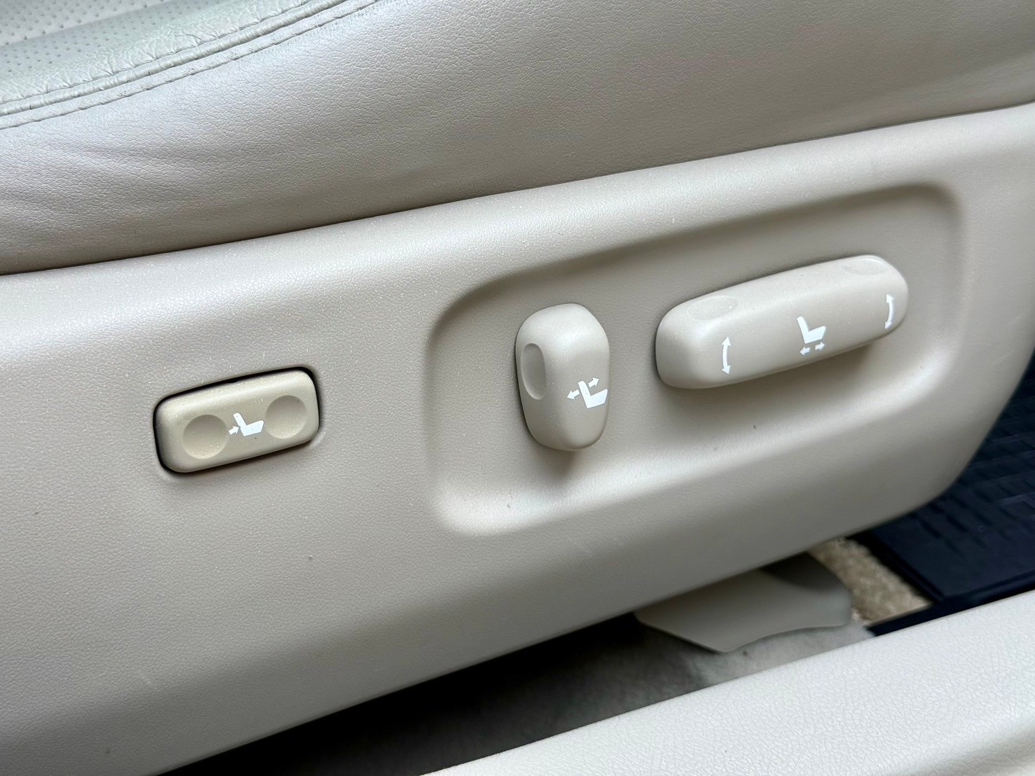 Toyota Camry 2.0 G ปี 2010 (รูปที่ 8)