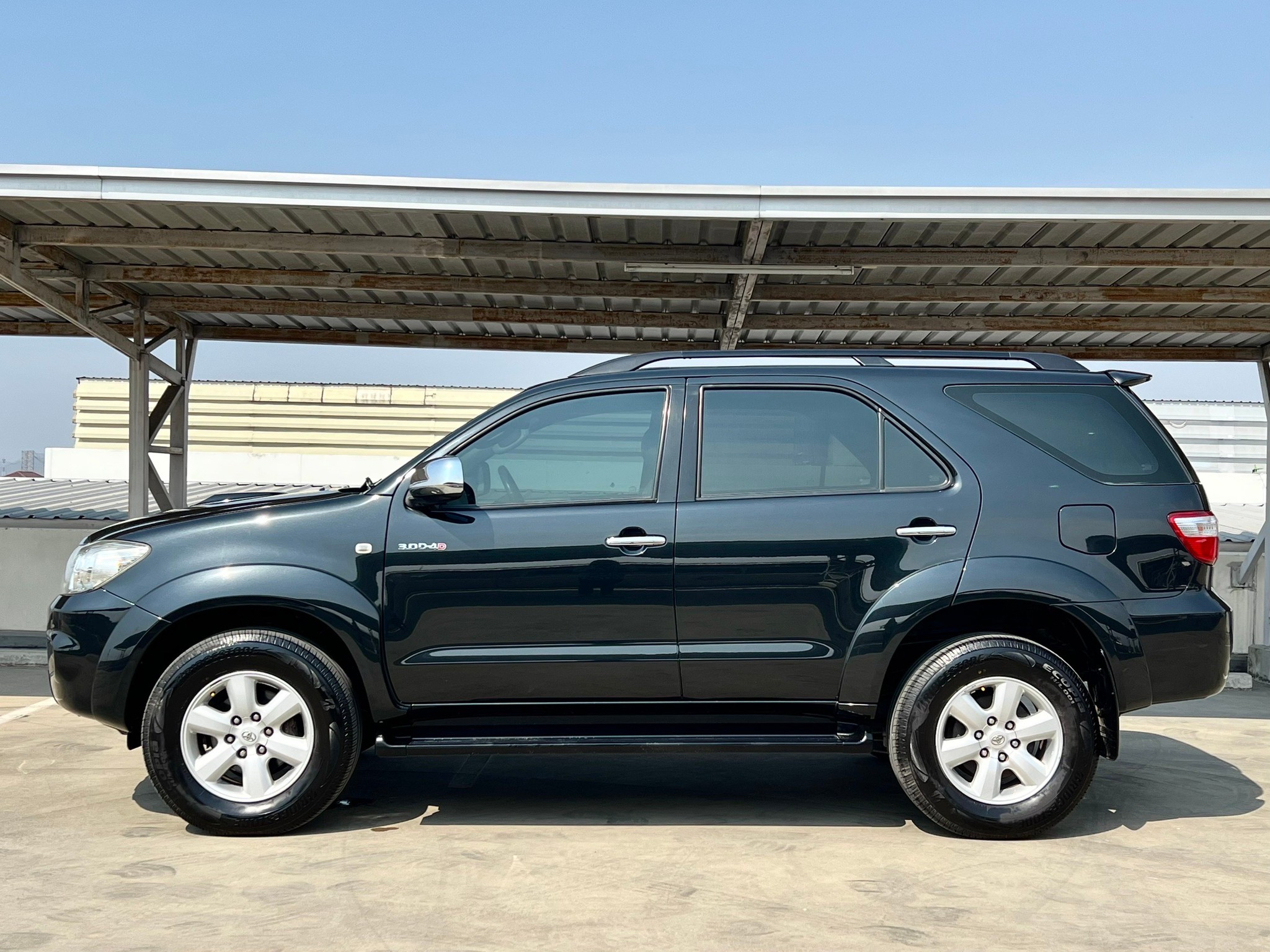 TOYOTA FORTUNER 3.0V ปี 2011 ออโต้ ไมล์แท้ 127,000 กม. (รูปที่ 11)