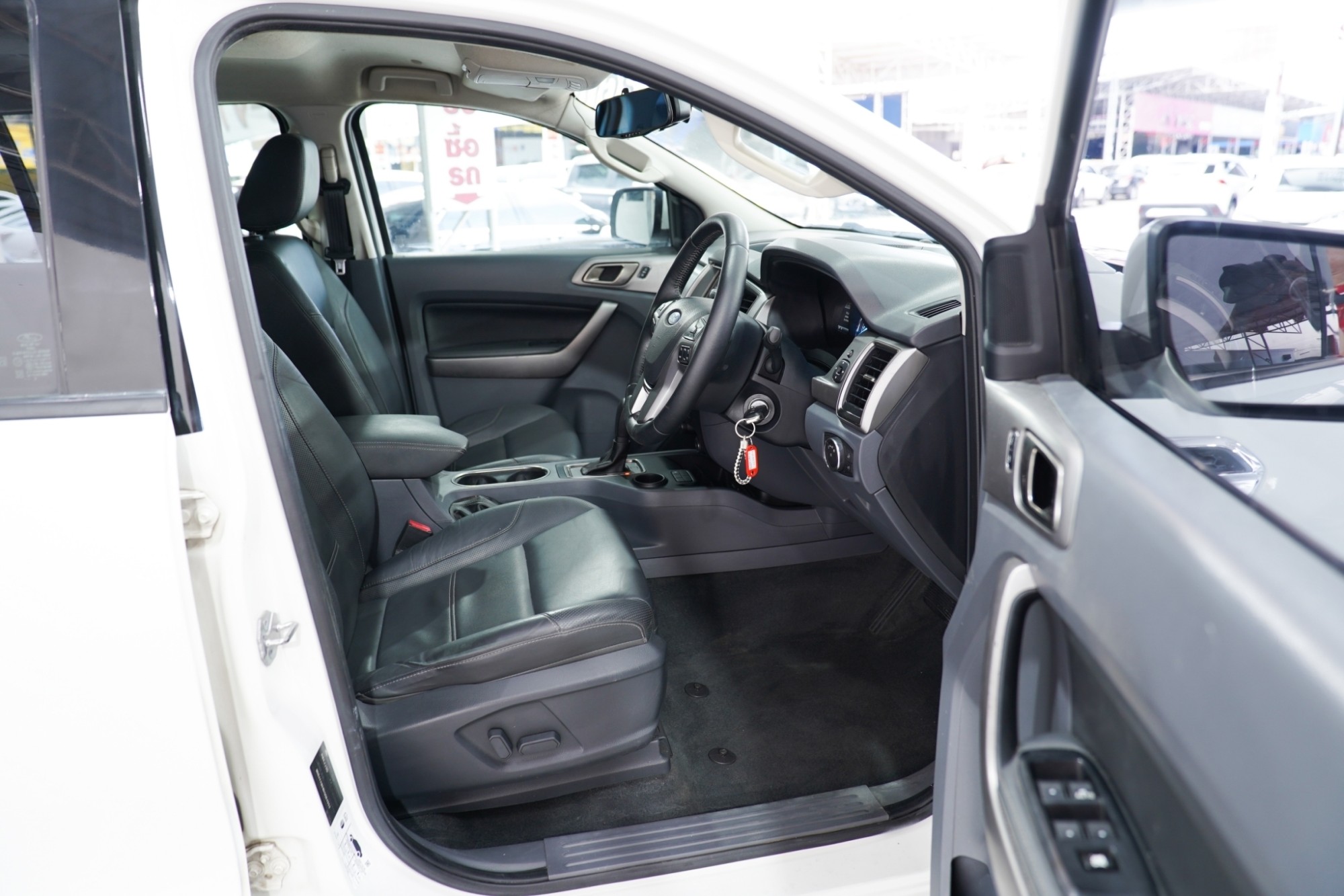 #FORD #EVEREST 2.2 TITANIUM AT ปี 2016 สีขาว (รูปที่ 9)