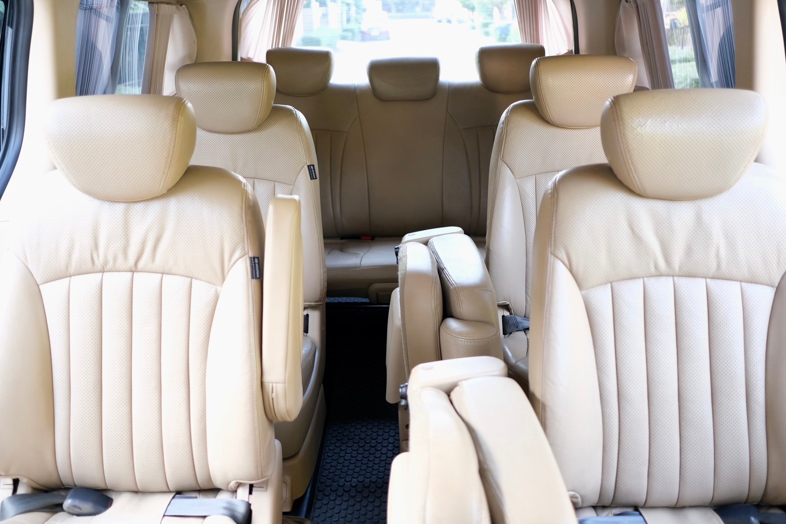 Hyundai H1 2.5 Deluxe (A2) ออโต้ ดีเซล สีเทา ปี2012 ไมล์ 1xx,xxx กม.☑️ (รูปที่ 6)