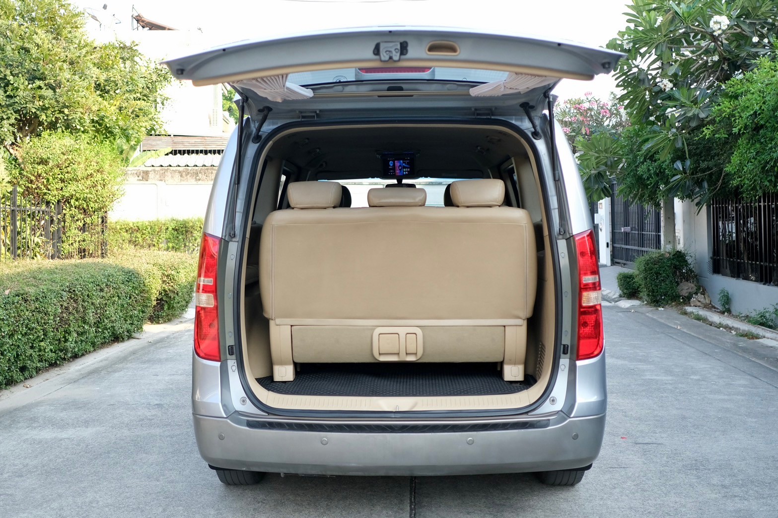 Hyundai H1 2.5 Deluxe (A2) ออโต้ ดีเซล สีเทา ปี2012 ไมล์ 1xx,xxx กม.☑️ (รูปที่ 19)