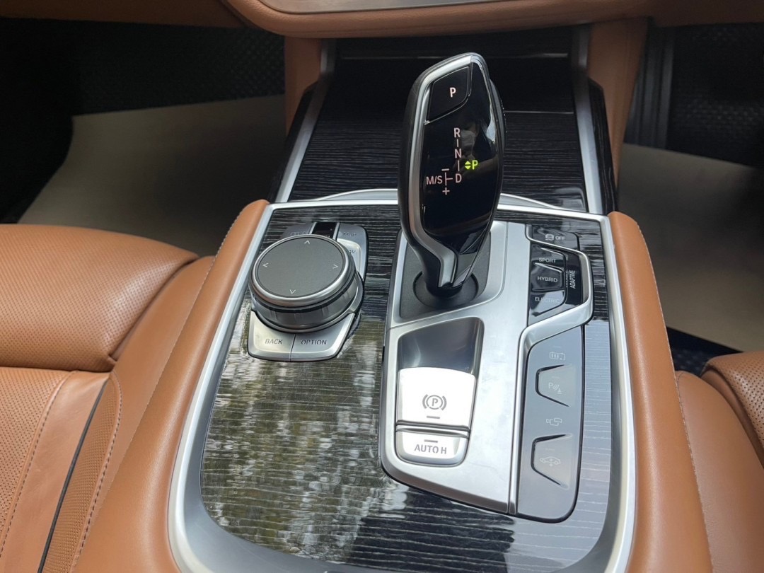 2019 จด 2020 Bmw 745Le xDrive M Sport (G12 LCI) ไมล์ 77,000 กม. (รูปที่ 17)