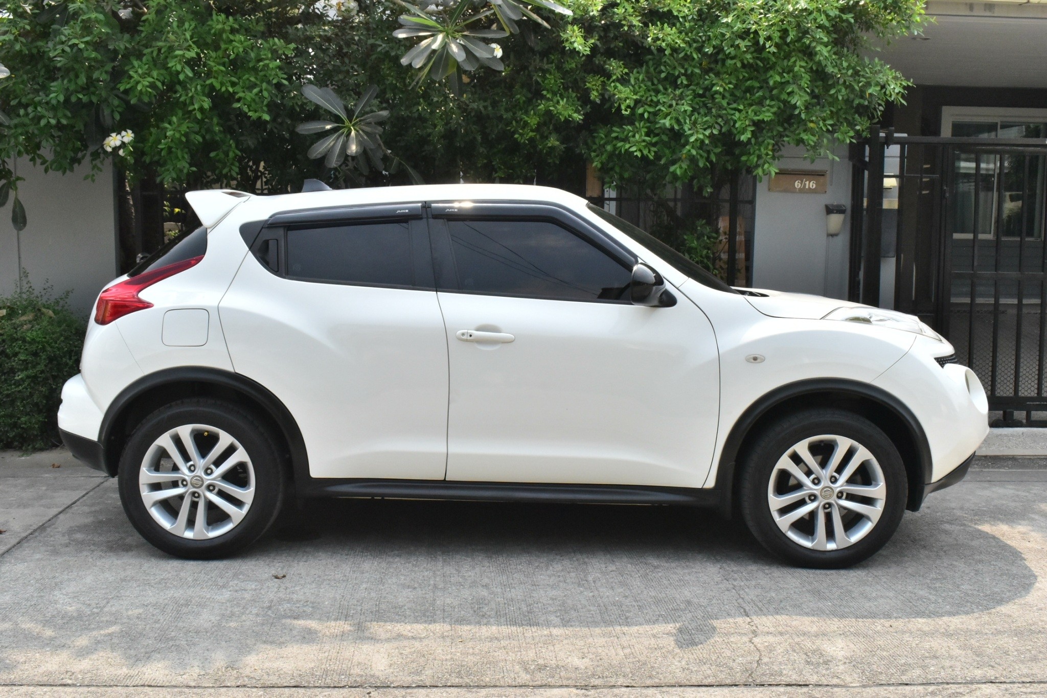 Nissan Juke 1.6V ปี2014 ไมล์ 100,000 กม. (รูปที่ 14)