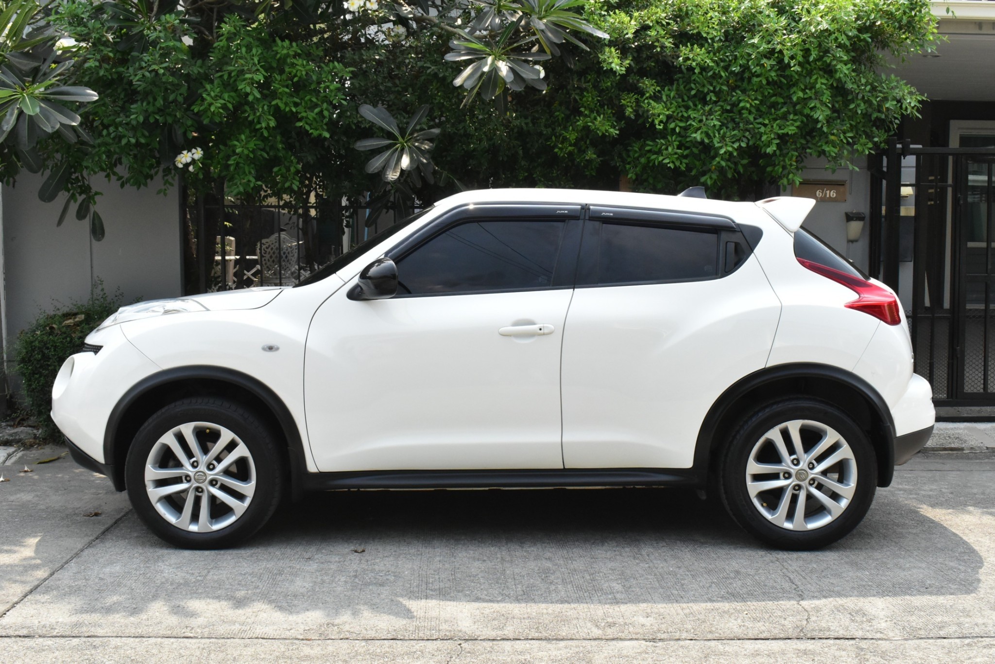 Nissan Juke 1.6V ปี2014 ไมล์ 100,000 กม. (รูปที่ 3)