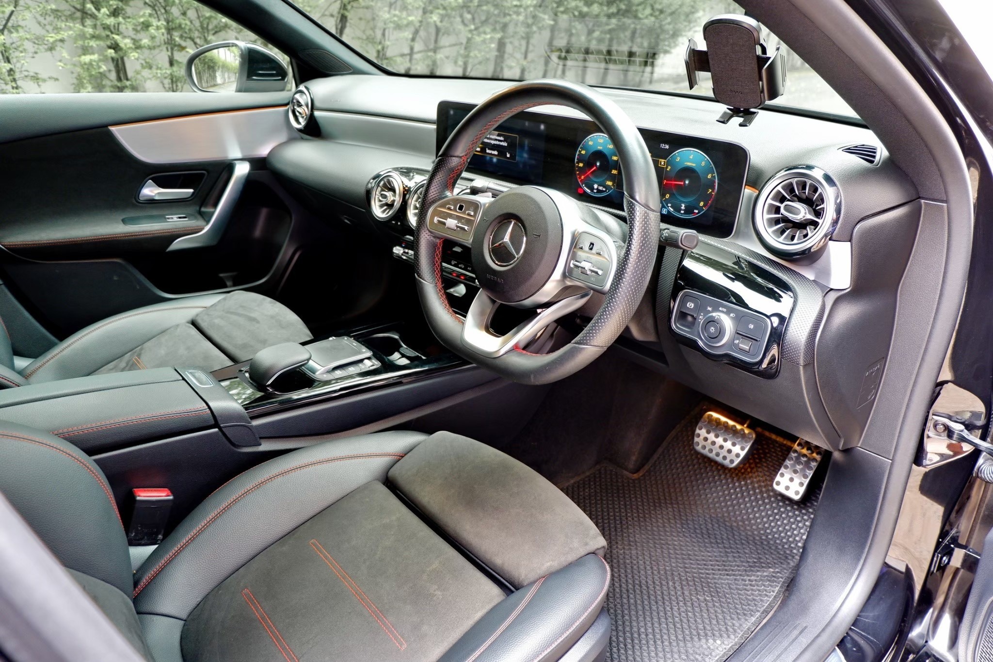 Mercedes Benz A200 AMG ปี 2020 วิ่ง 75,xxx KM. (รูปที่ 7)