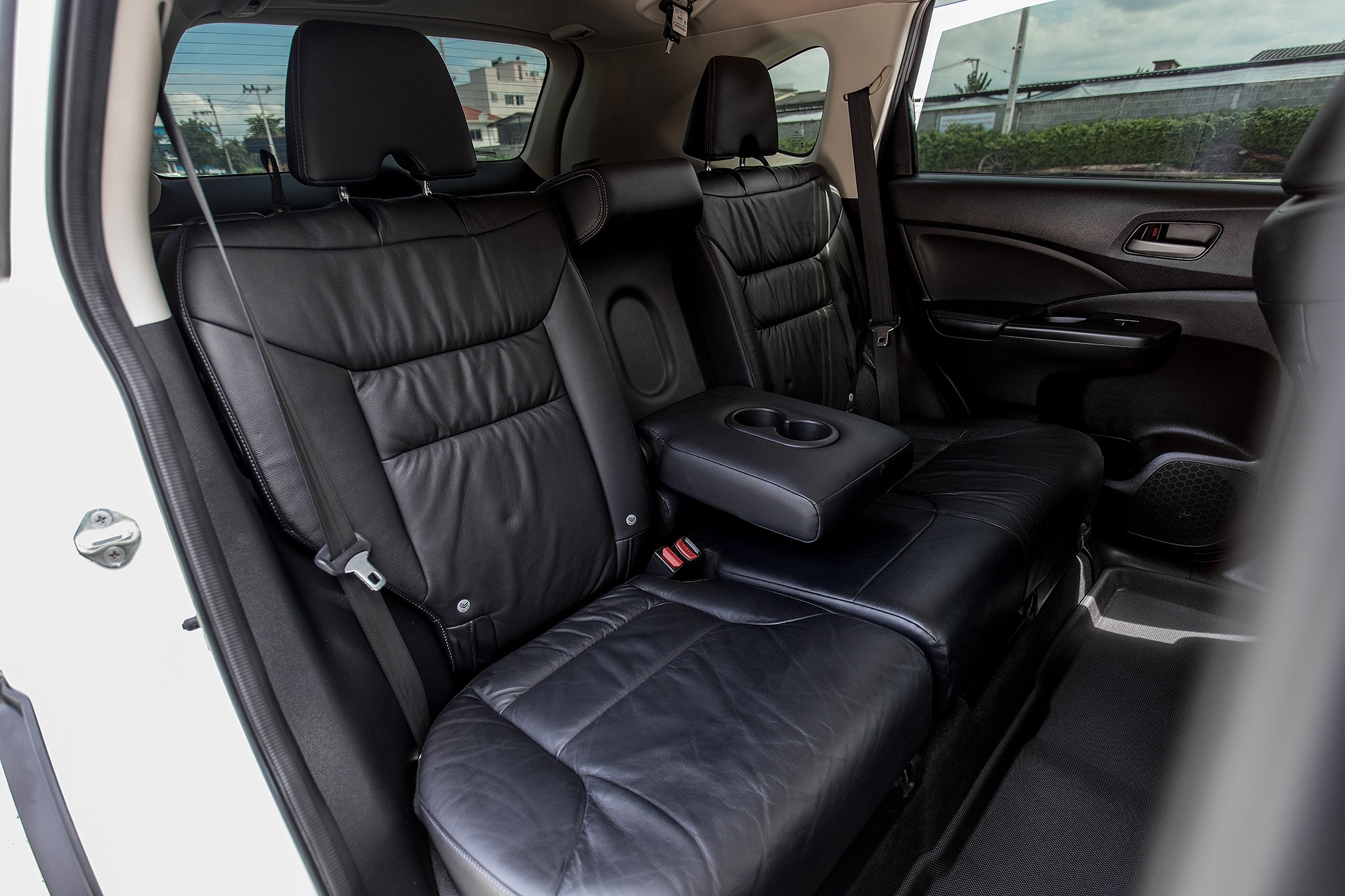 Honda CRV 2.4EL ขับ2 ปี 2014 สีขาว auto ไมล์ 140,000 กม. (รูปที่ 4)