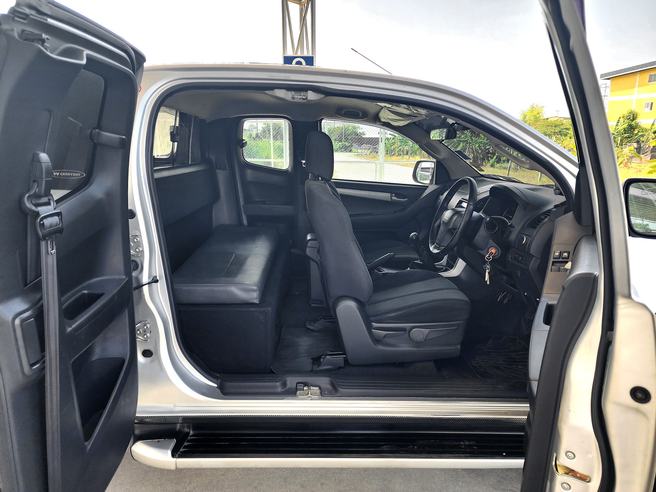 ISUZU D-max Space Cab 2.5Z Hi-lander VGS M/T ปี 2015 (รูปที่ 9)