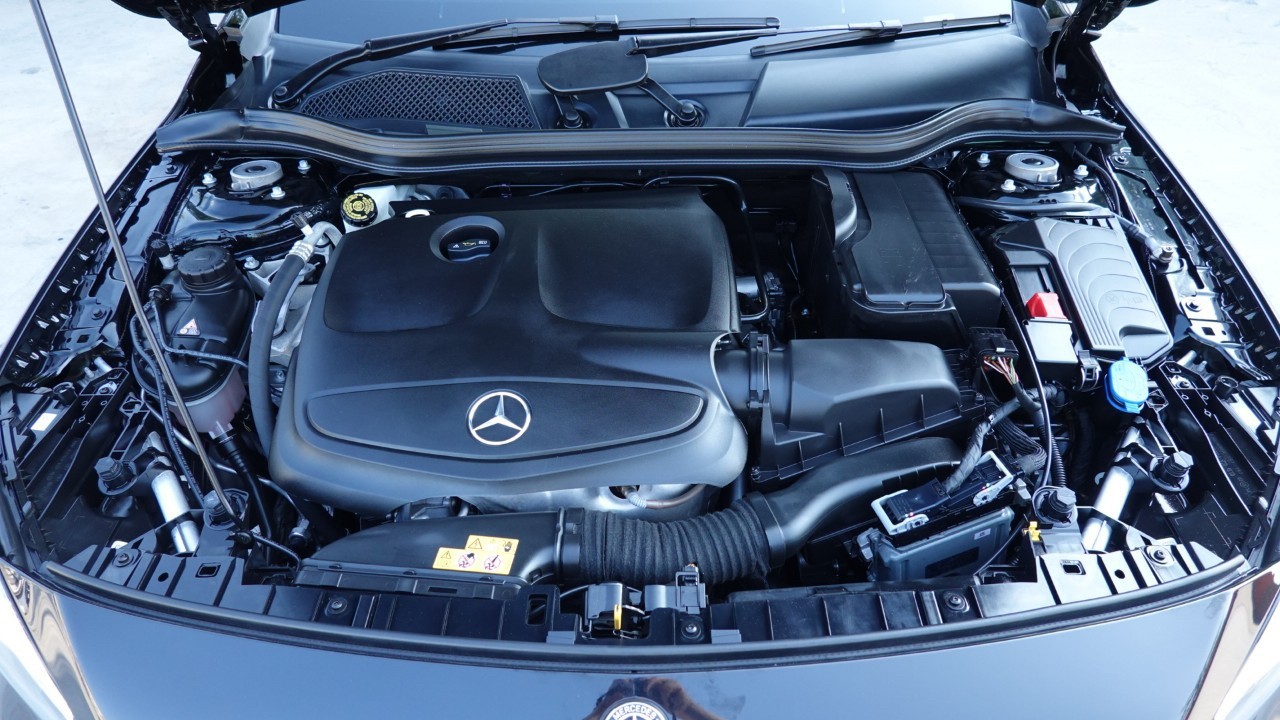 Benz GLA200 1.6 Urban Facelift ปี 2019 สีดำ (รูปที่ 13)