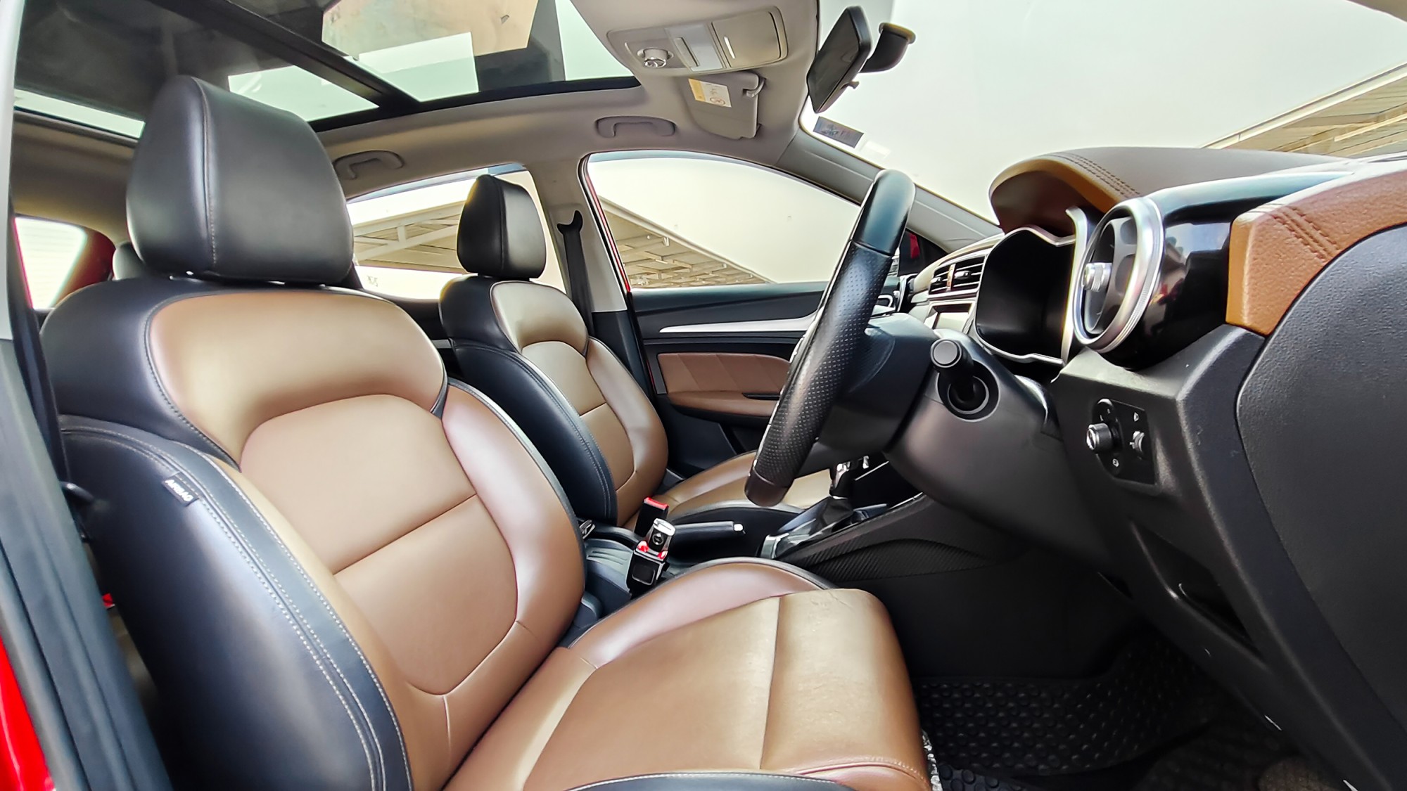 MG ZS i-SMART 1.5X TOP Sunroof A/T ปี 2018 จด 2019 (รูปที่ 6)