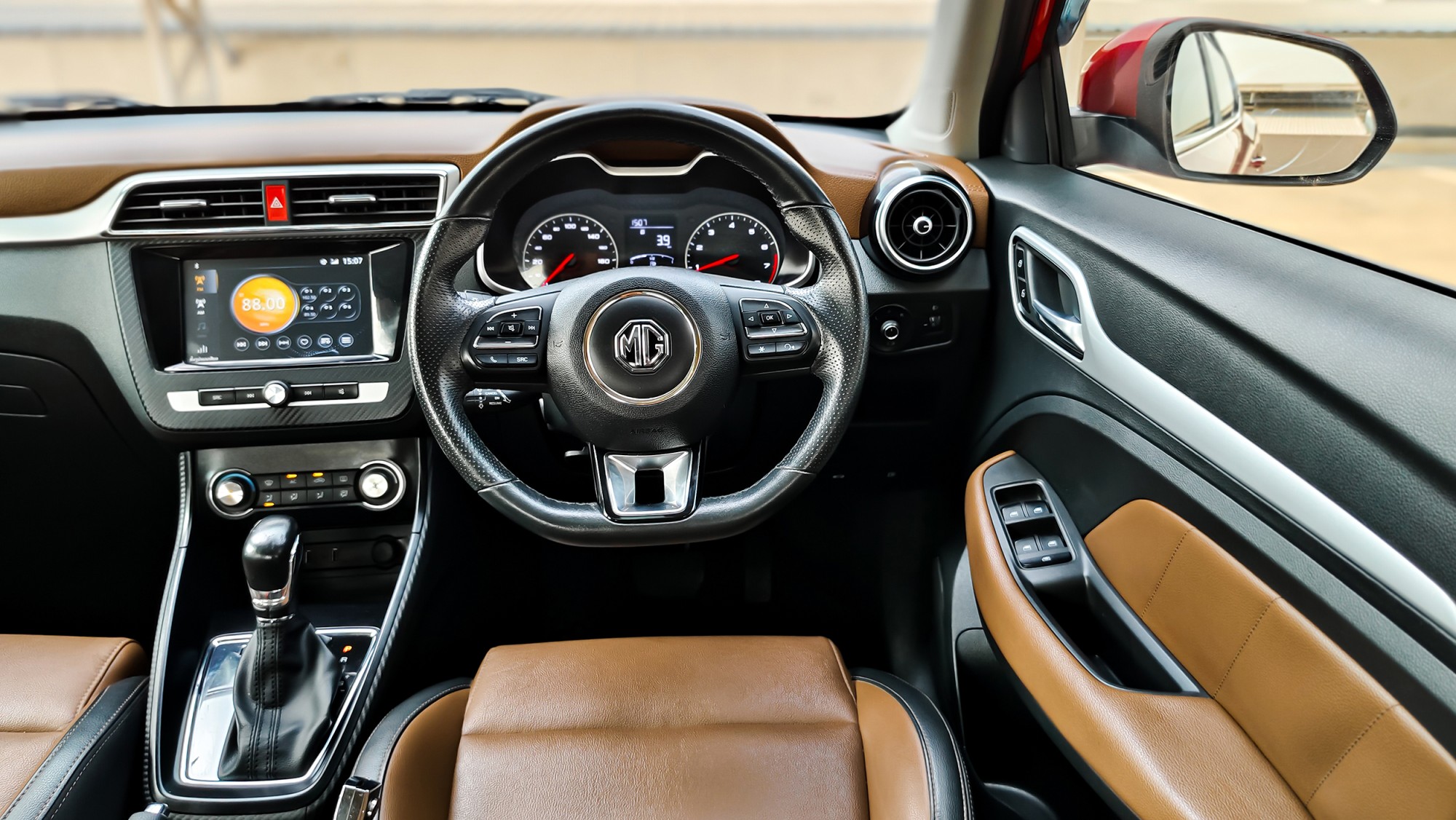 MG ZS i-SMART 1.5X TOP Sunroof A/T ปี 2018 จด 2019 (รูปที่ 25)