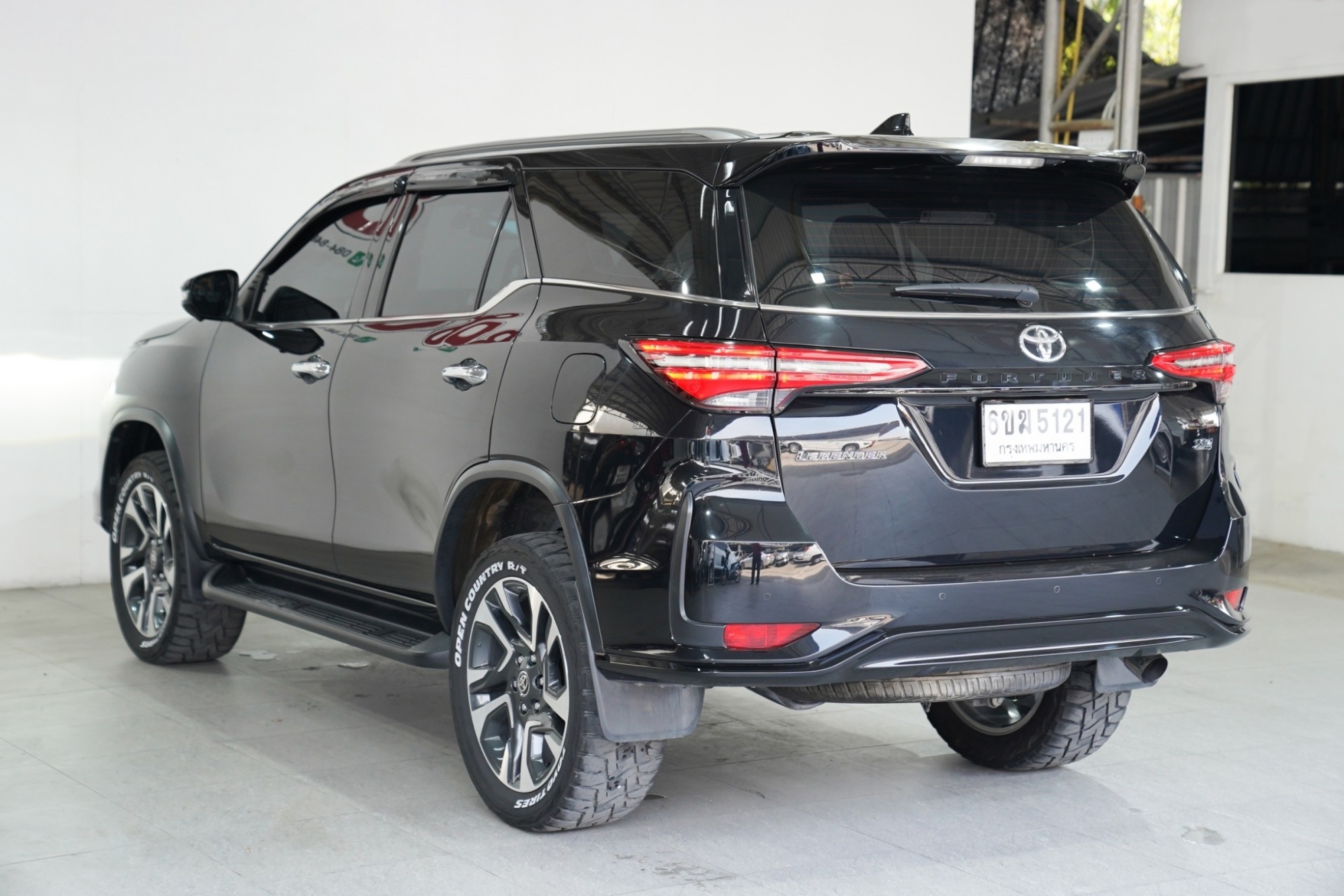 #TOYOTA #FORTUNER 2.4 LEGENDER 4WD AT ปี2021 จด2022 สีดำ (รูปที่ 14)