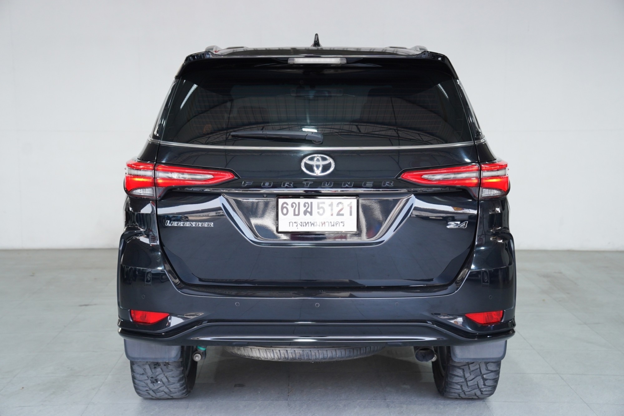 #TOYOTA #FORTUNER 2.4 LEGENDER 4WD AT ปี2021 จด2022 สีดำ (รูปที่ 12)