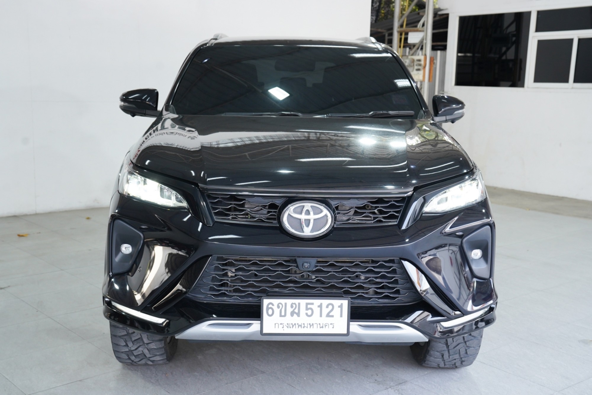 #TOYOTA #FORTUNER 2.4 LEGENDER 4WD AT ปี2021 จด2022 สีดำ (รูปที่ 16)