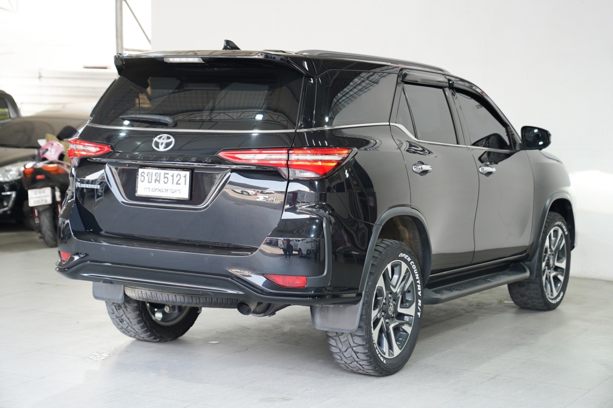 #TOYOTA #FORTUNER 2.4 LEGENDER 4WD AT ปี2021 จด2022 สีดำ (รูปที่ 13)