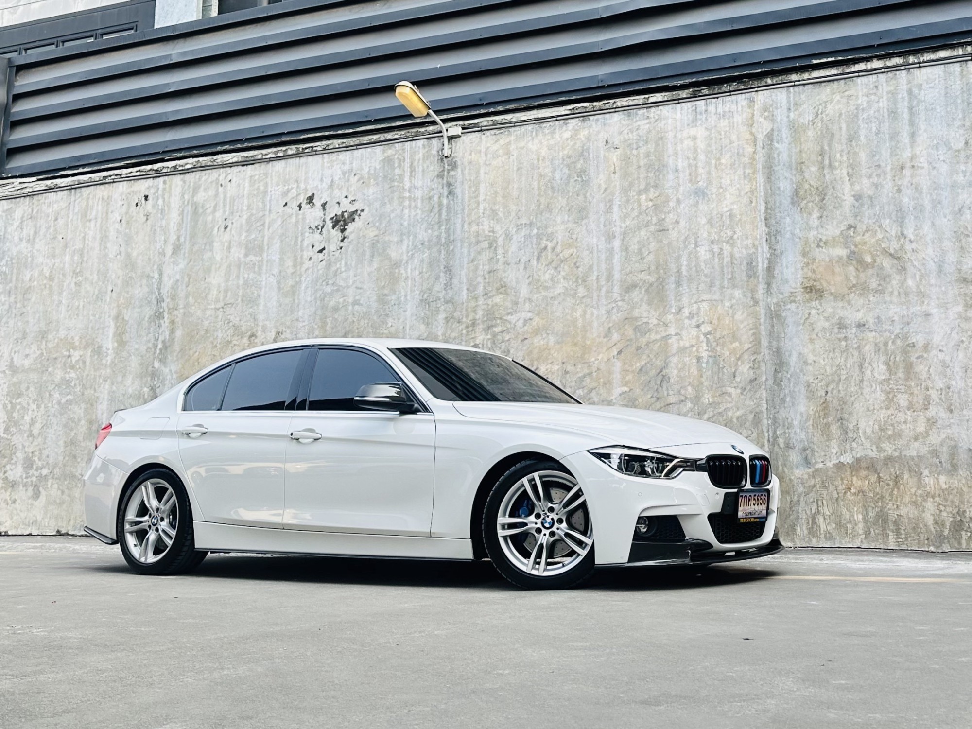2016 แท้ BMW SERIES 3, 320d โฉม F30 ไมล์ 30,000 กม. โทร.0922639576 เอ๋ (รูปที่ 5)