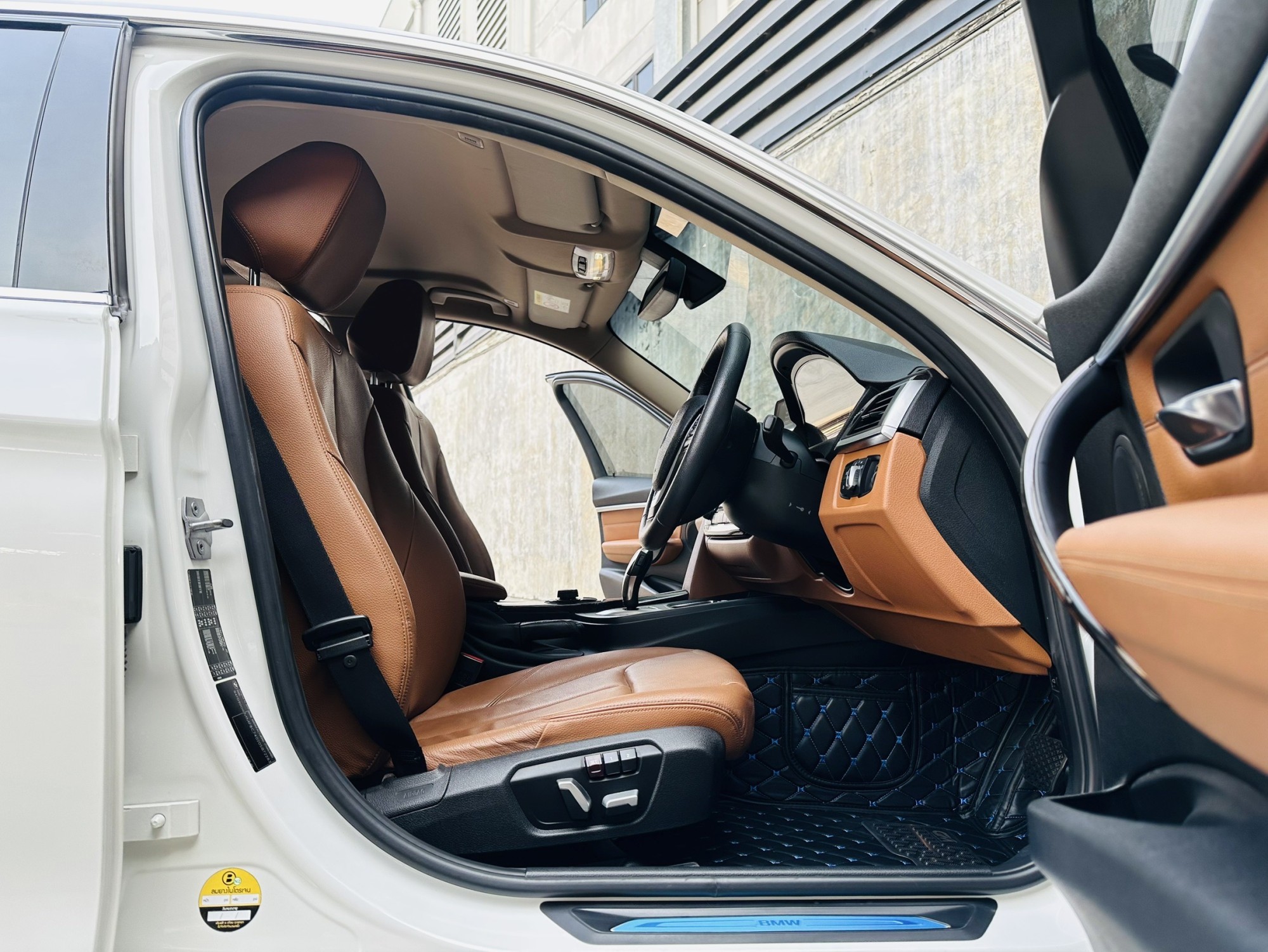 2016 แท้ BMW SERIES 3, 320d โฉม F30 ไมล์ 30,000 กม. โทร.0922639576 เอ๋ (รูปที่ 12)