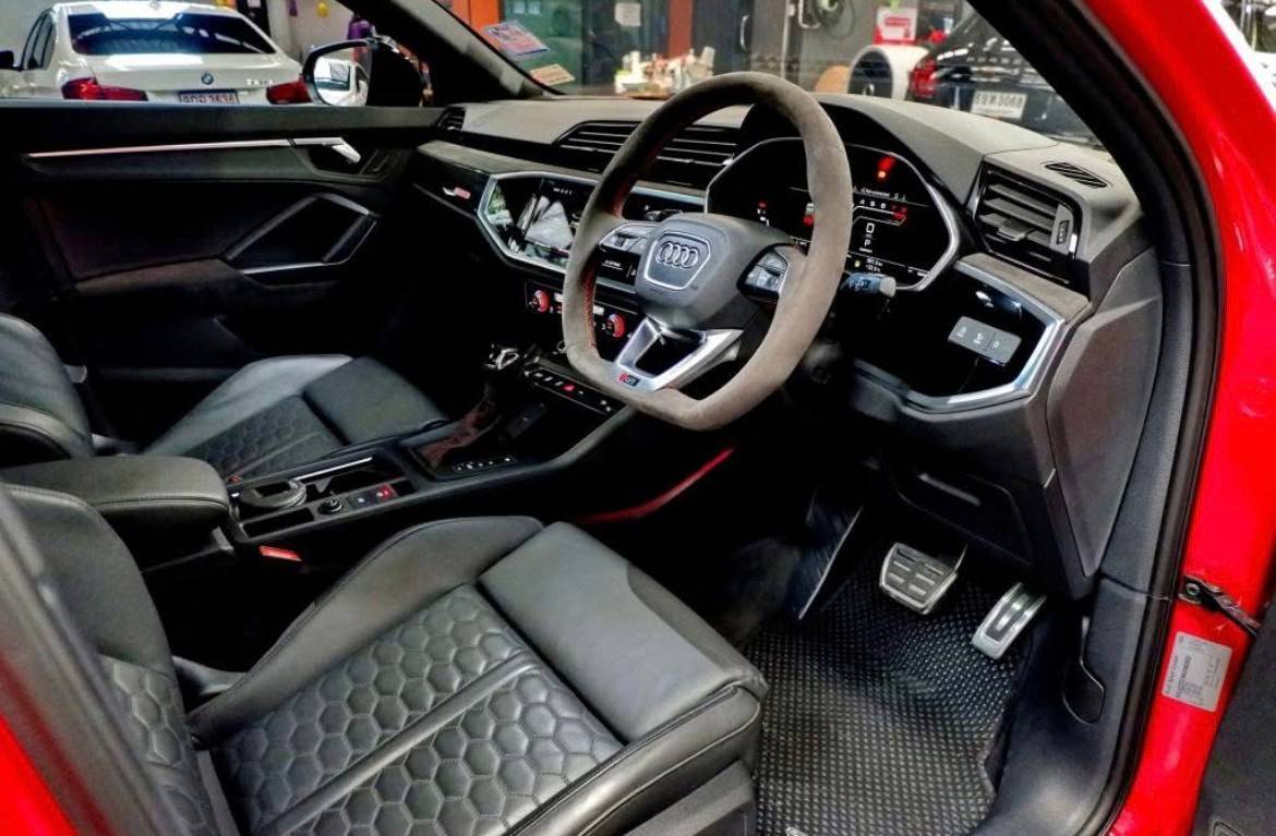 Audi RS Q3 Sportback quattro SUV ไมล์ 7,000 กม. (รูปที่ 14)