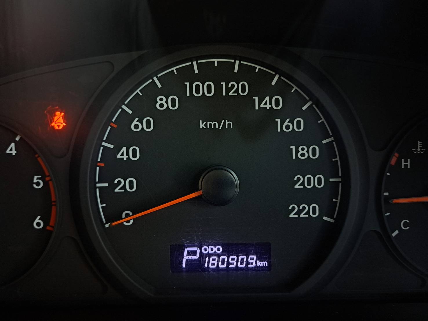HYUNDAI H1 2.5 TOURING แต่งELUTE MNCกระจังหน้าตั้ง ประหยัดน้ำมัน รถสวยพร้อมใช้ (รูปที่ 15)