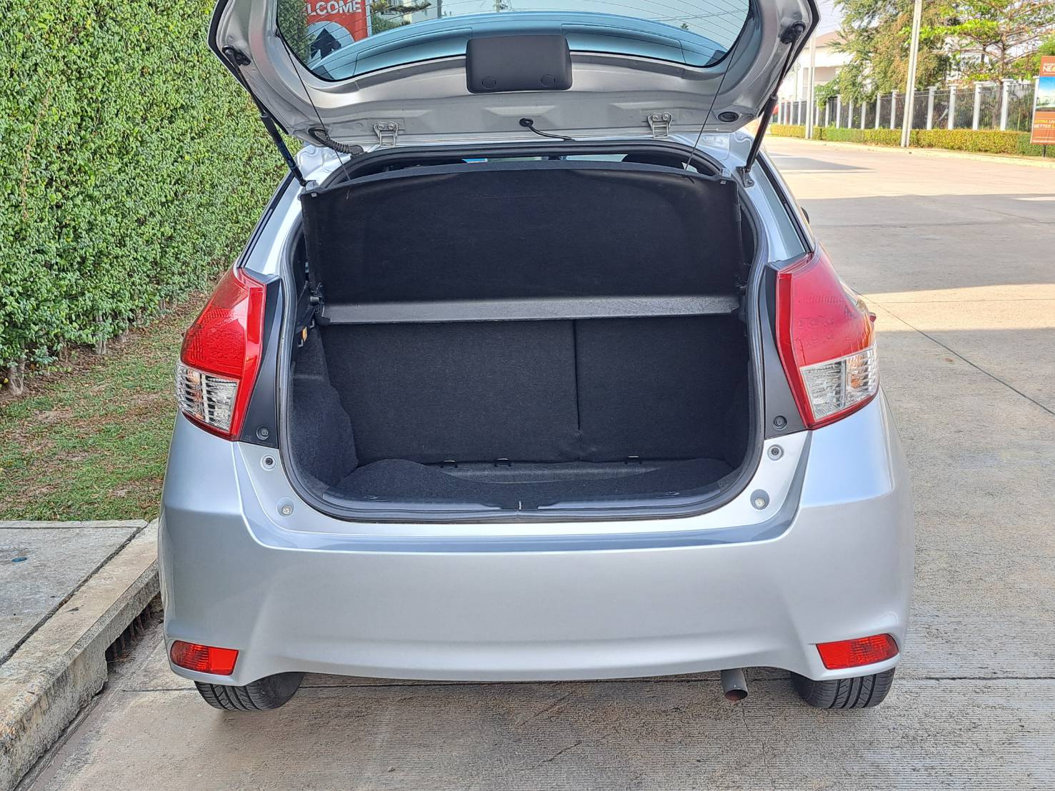 TOYOTA YARIS 1.2E ปี2014 5ประตู ไมล์น้อย63,000 มือเดียว รถสวยไม่มีชน