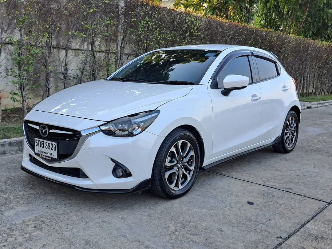 MAZDA2 1.5 D SPORT HIGH PLUS มือเดียว ไมล์น้อย12x,xxx Km.ประหยัดน้ำมันมาก ปี16จด17 ตัวสุดท้ายไฟหน้าLED (รูปที่ 2)