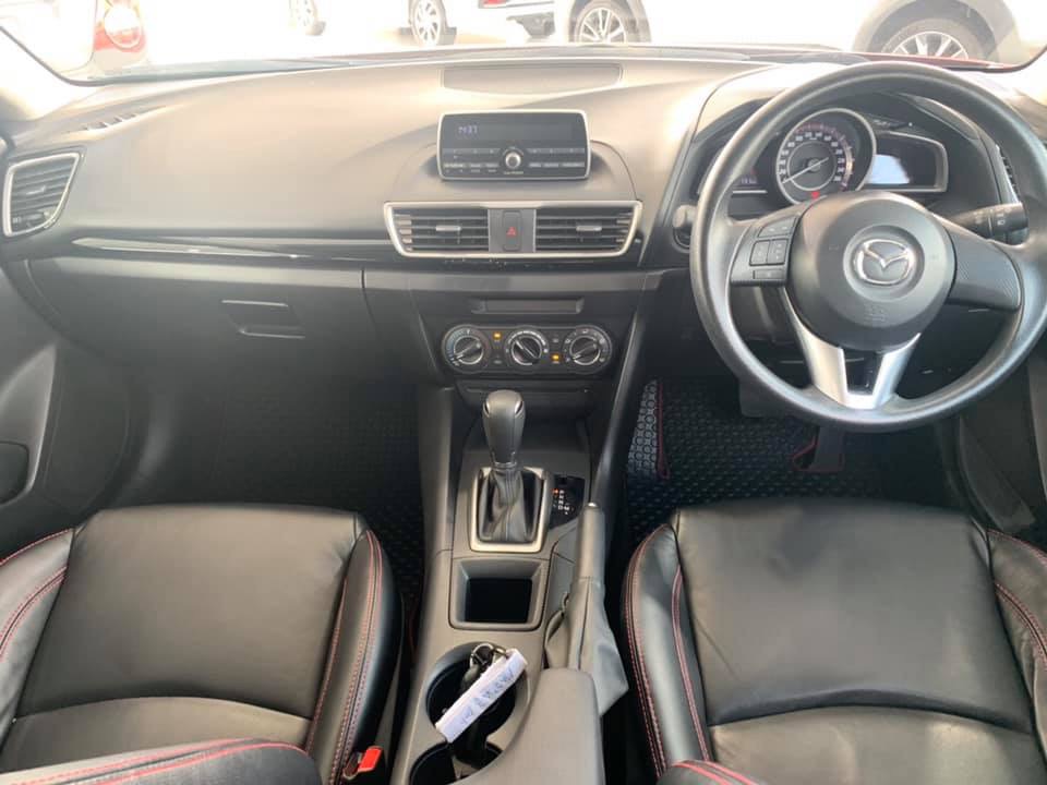 Mazda 3 Hatchback ปี 2015 สีแดง (รูปที่ 8)