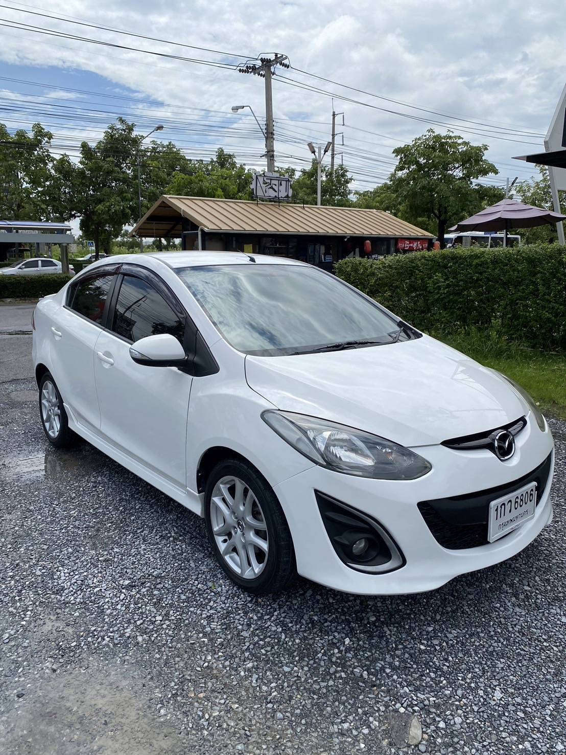 Mazda2 elegance spirit1.5 ปี 2013 ไมล์เเค่ 90,000 km เท่านั้น!!! รถสวยมากๆ แต่งครบๆ