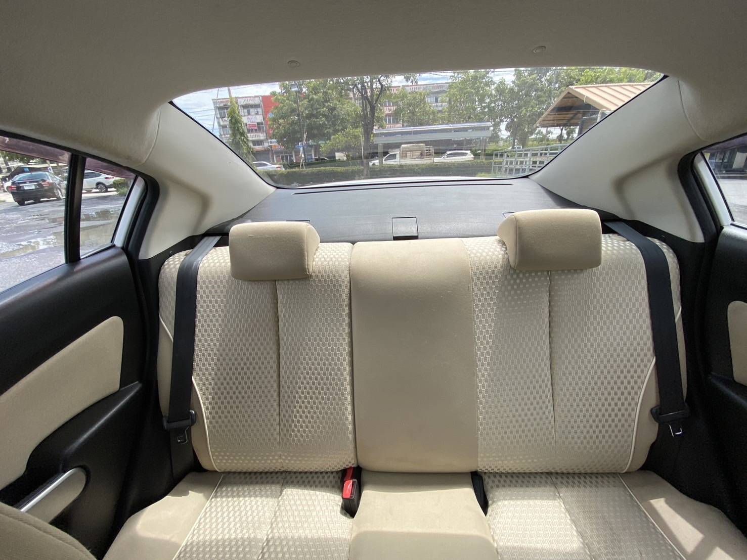 Mazda2 elegance spirit1.5 ปี 2013 ไมล์เเค่ 90,000 km เท่านั้น!!! รถสวยมากๆ แต่งครบๆ (รูปที่ 12)