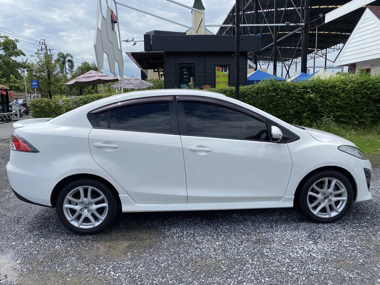 Mazda2 elegance spirit1.5 ปี 2013 ไมล์เเค่ 90,000 km เท่านั้น!!! รถสวยมากๆ แต่งครบๆ (รูปที่ 3)