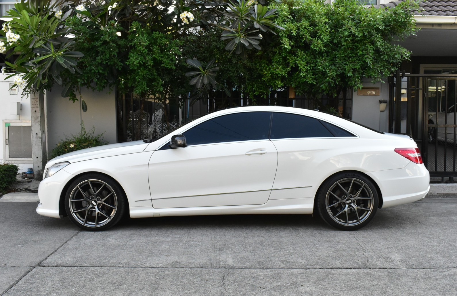 Mercedes-benz E200 CGI COUPE ไมล์ 90,000 กม. (รูปที่ 14)