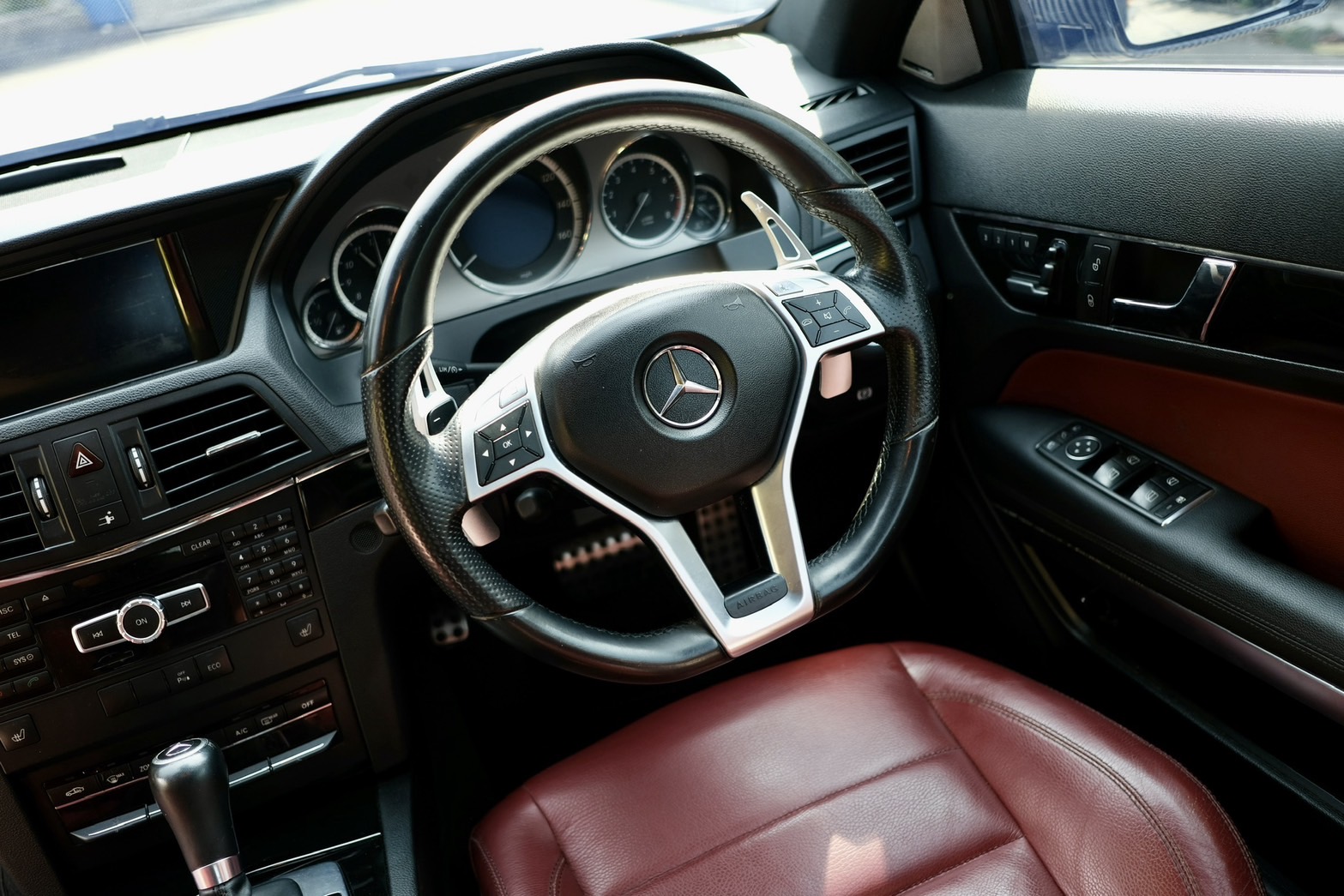 Mercedes-benz E200 CGI COUPE ไมล์ 90,000 กม. (รูปที่ 9)