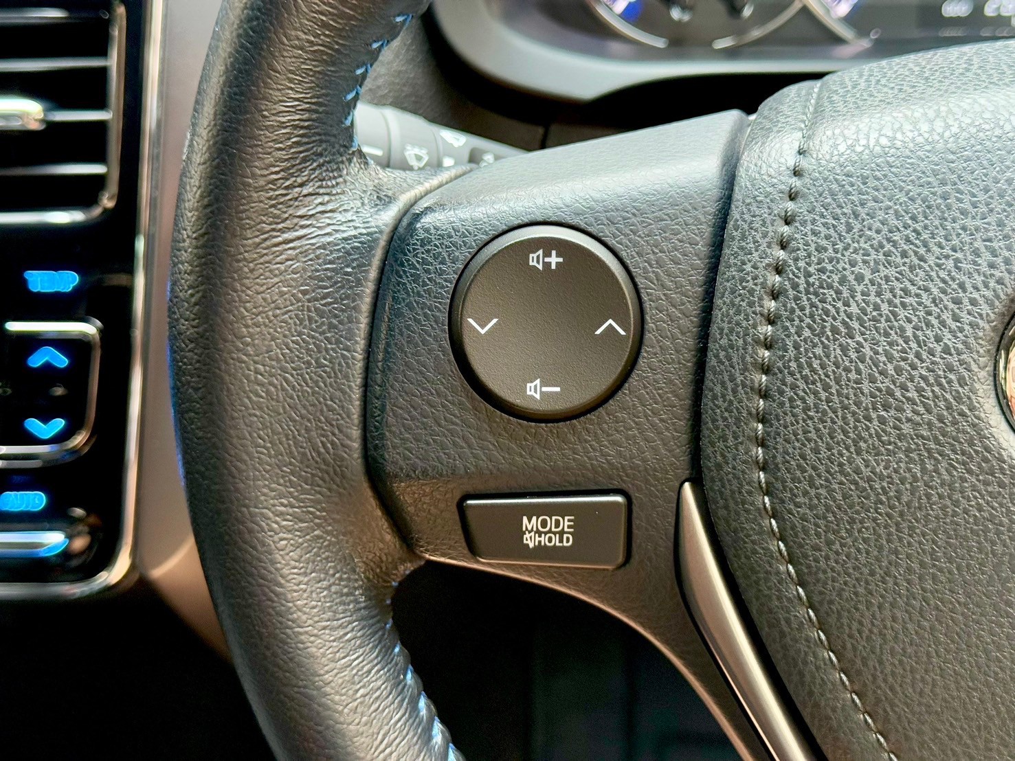 Toyota Yaris 1.2 Sport ปี 2021 ไมล์ 2 หมื่น (รูปที่ 2)