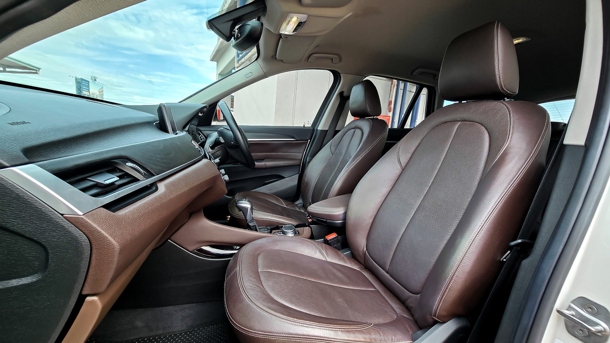 BMW X1 [F48] 2.0 sDrive18d xLine 8A/T ปี 2016 จด 2017 (รูปที่ 14)