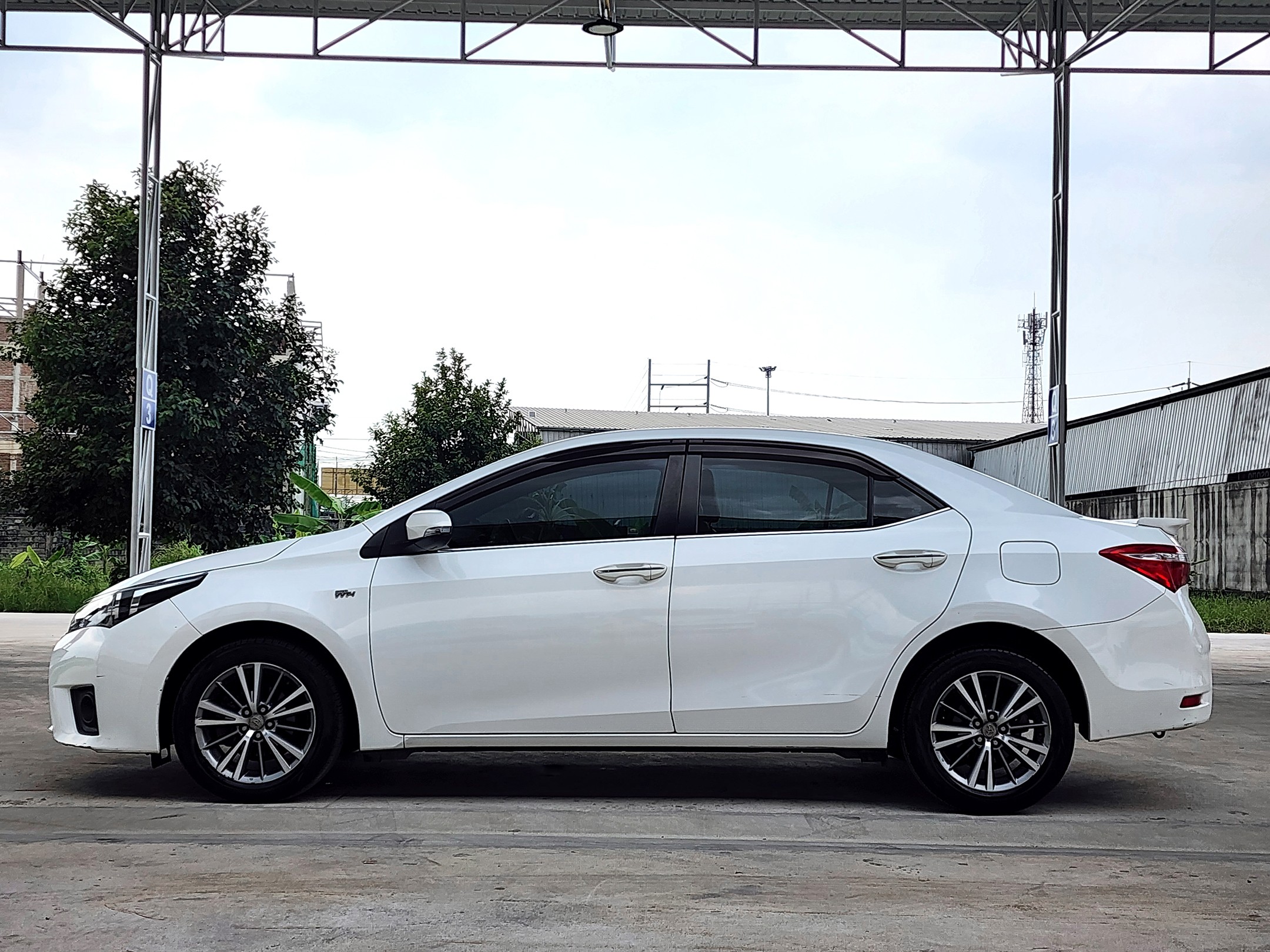 TOYOTA Corolla Altis 1.6G A/T ปี 2015 ไมล์ 92,000 กม. โทร.0922639576 เอ๋ (รูปที่ 4)