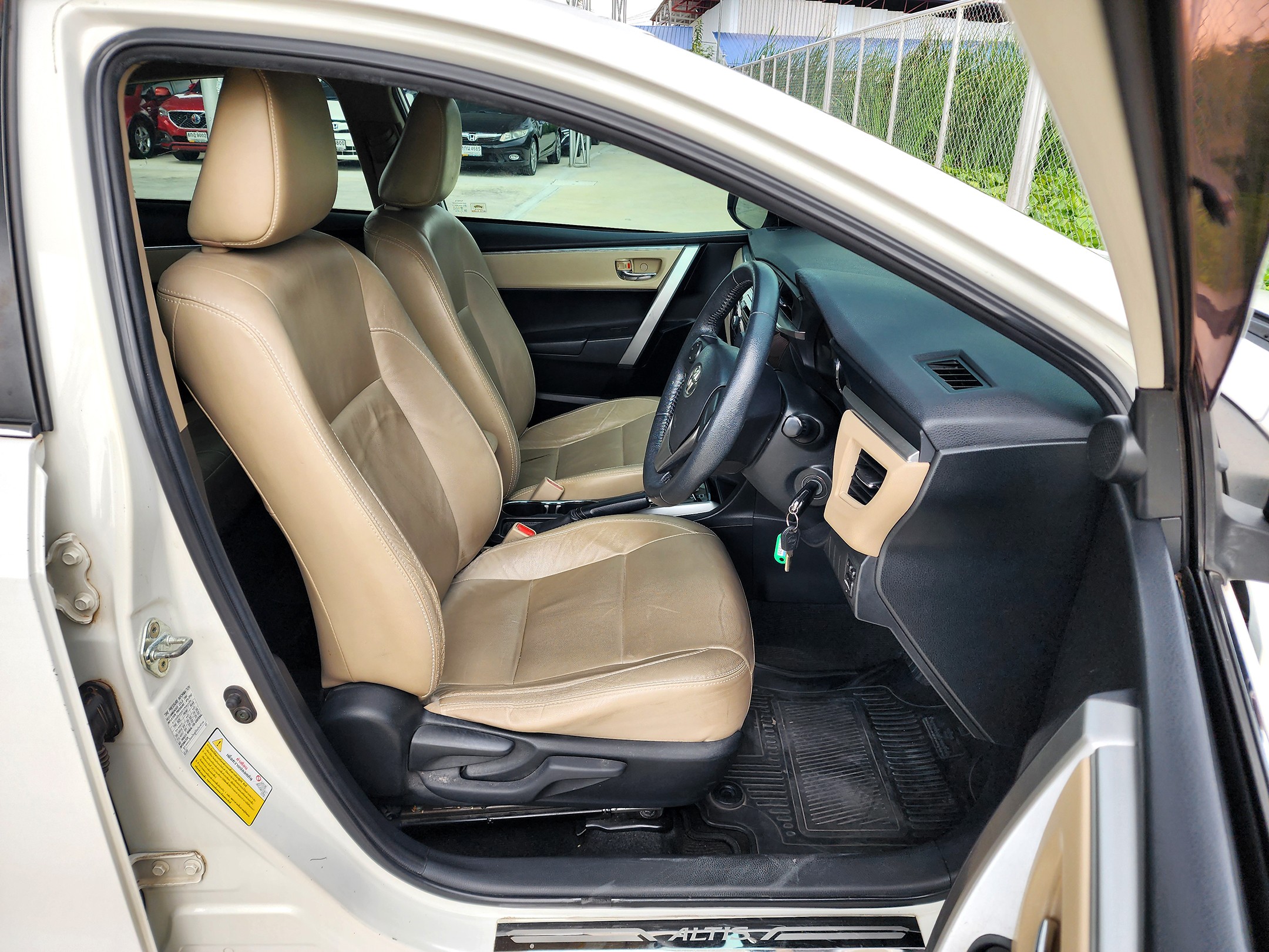 TOYOTA Corolla Altis 1.6G A/T ปี 2015 ไมล์ 92,000 กม. โทร.0922639576 เอ๋ (รูปที่ 16)