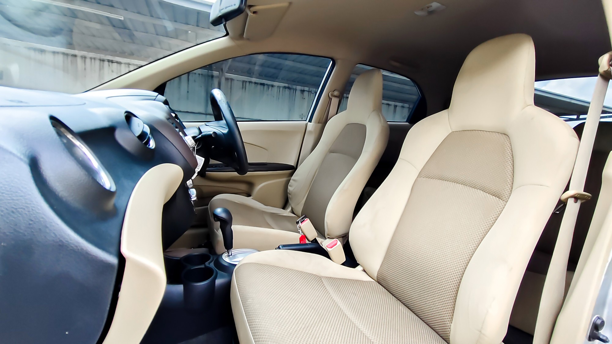 HONDA BRIO Hatchback 1.2V TOP A/T ปี 2012 จด 13 (รูปที่ 11)