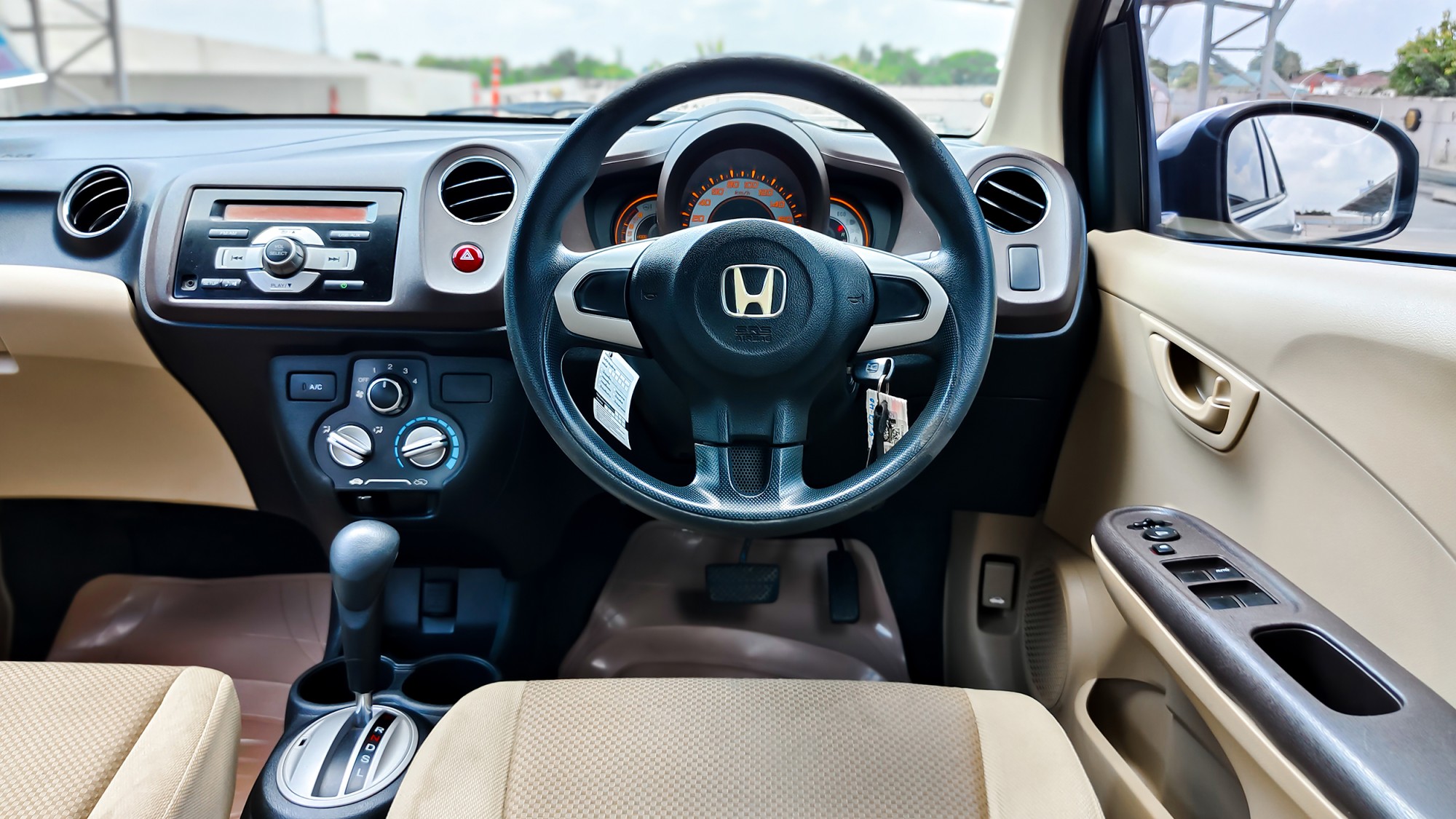 HONDA BRIO Hatchback 1.2V TOP A/T ปี 2012 จด 13 (รูปที่ 14)