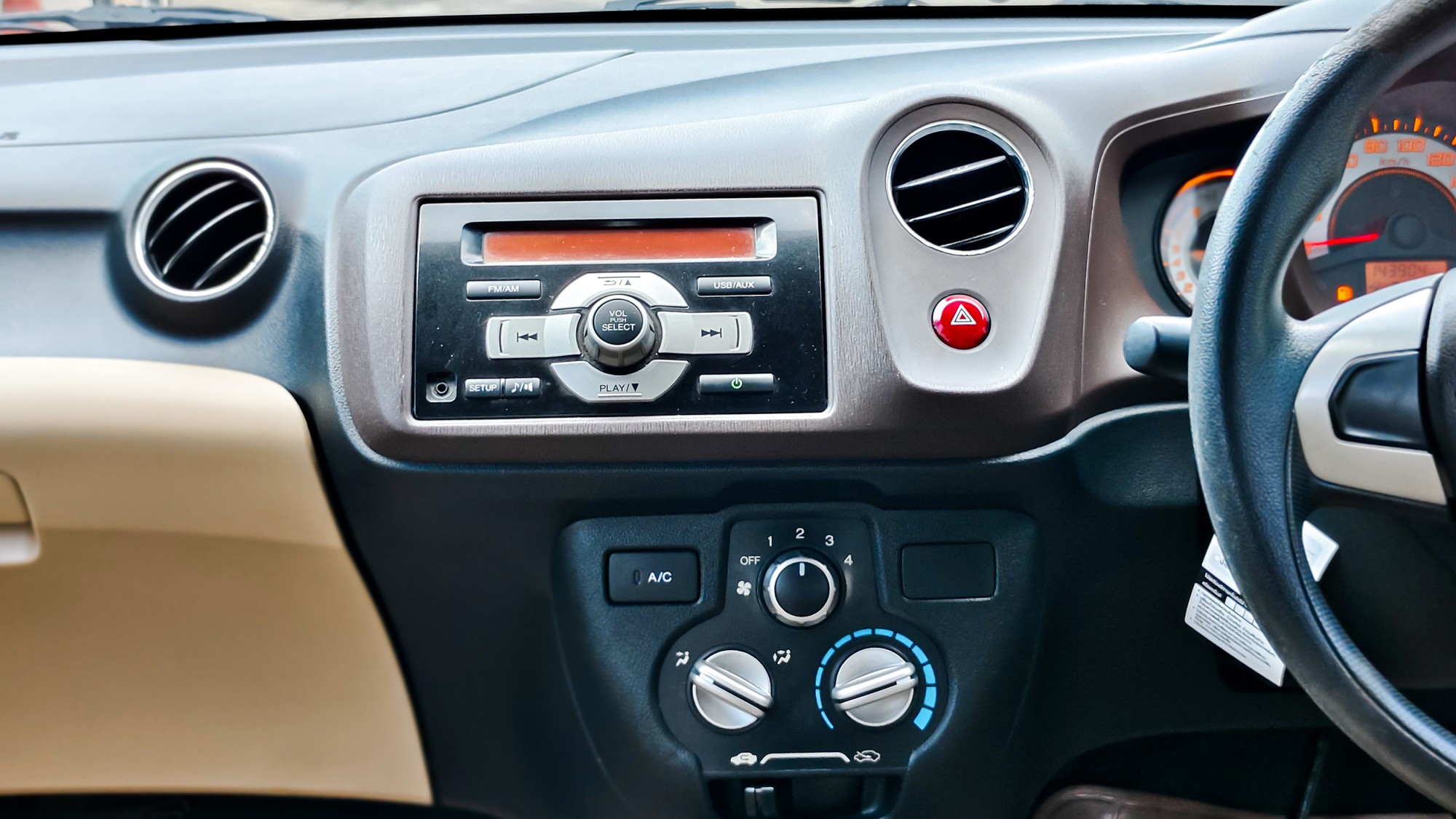 HONDA BRIO Hatchback 1.2V TOP A/T ปี 2012 จด 13 (รูปที่ 18)