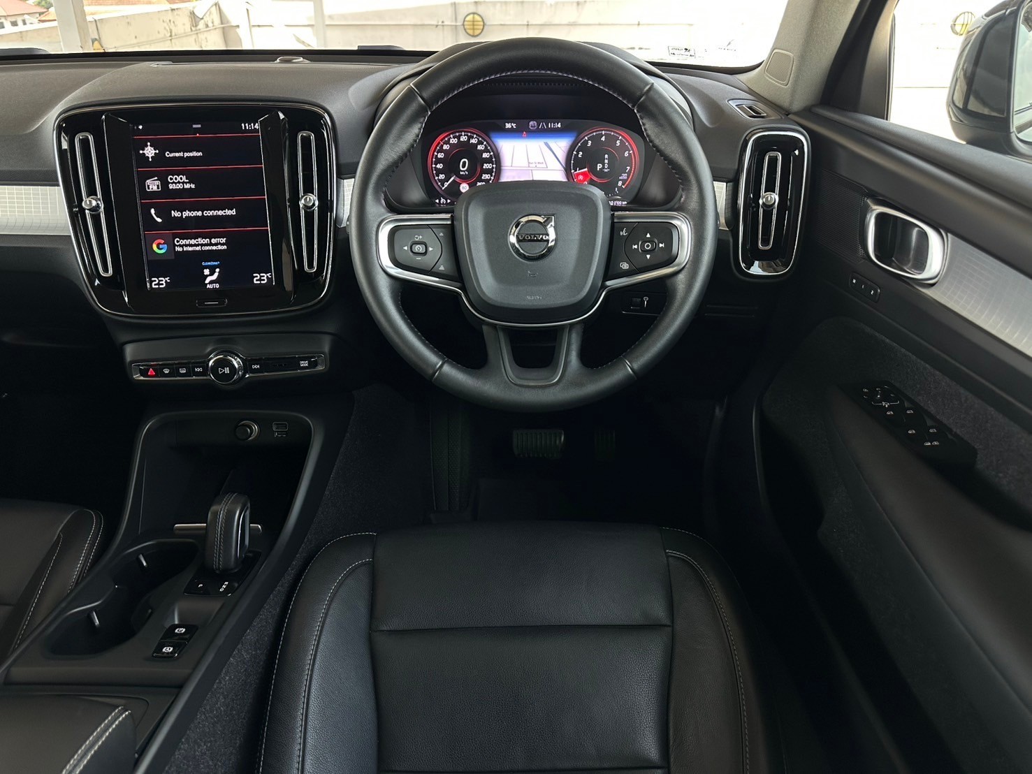 2020 Volvo XC40 สีดำ (รูปที่ 11)