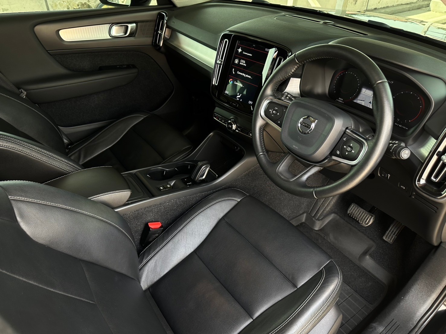 2020 Volvo XC40 สีดำ (รูปที่ 10)