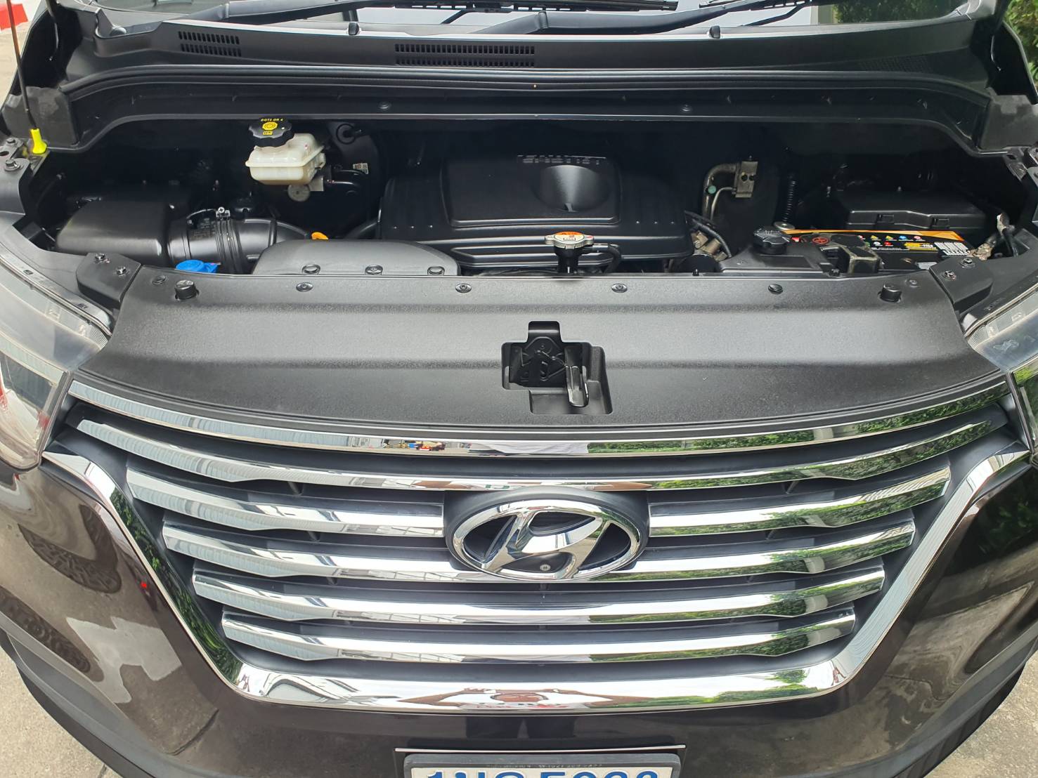 Hyundai H-1 2.5Deluxe ปี 2019 สีน้ำตาลดำ มือ1 เช็คศูนย์ (รูปที่ 8)