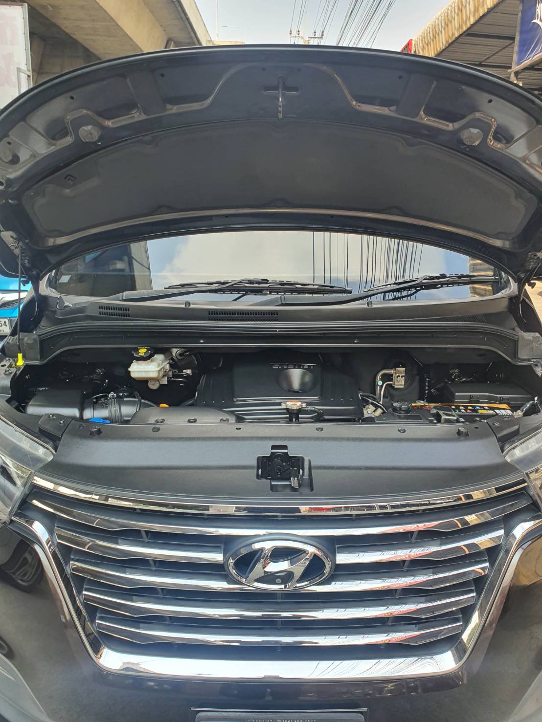 Hyundai H-1 2.5Deluxe ปี 2019 สีน้ำตาลดำ มือ1 เช็คศูนย์ (รูปที่ 11)