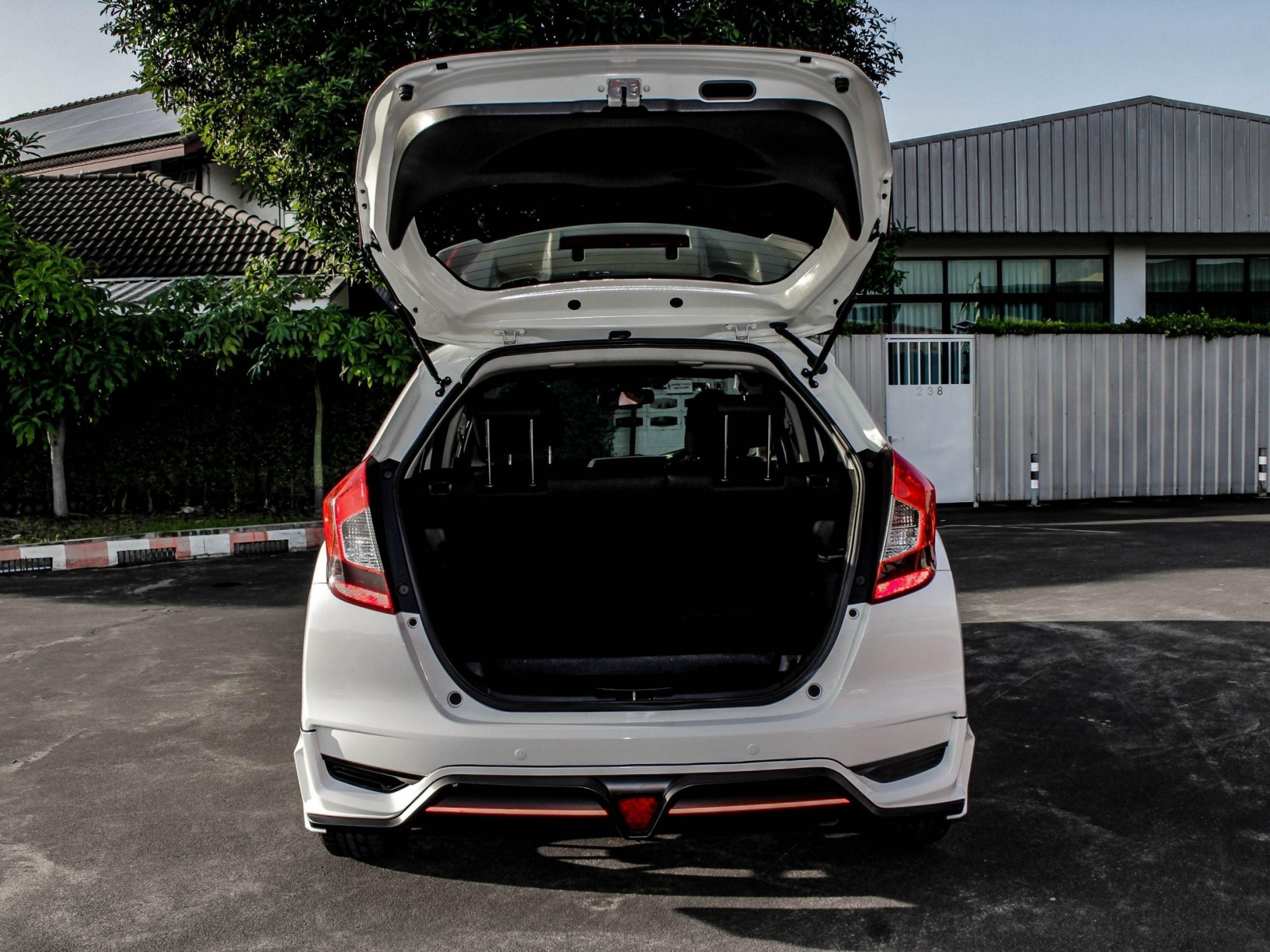 HONDA JAZZ, 1.5 i-VTEC V+ ปี 2020 (รูปที่ 12)