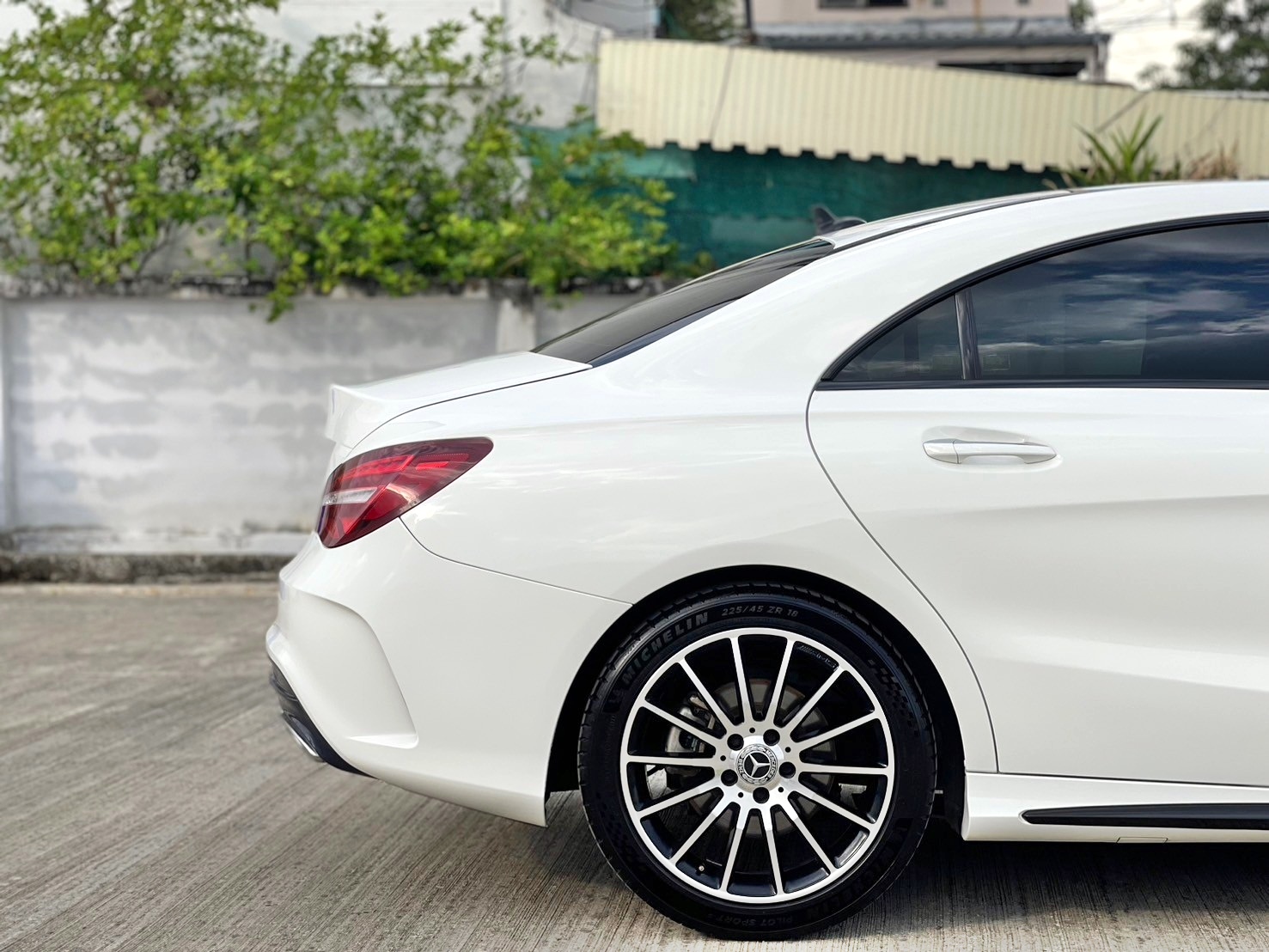 Mercedes-Benz CLA250 AMG Facelift White Art Edition (W117) ปี 2018 จด 2019 (รูปที่ 15)