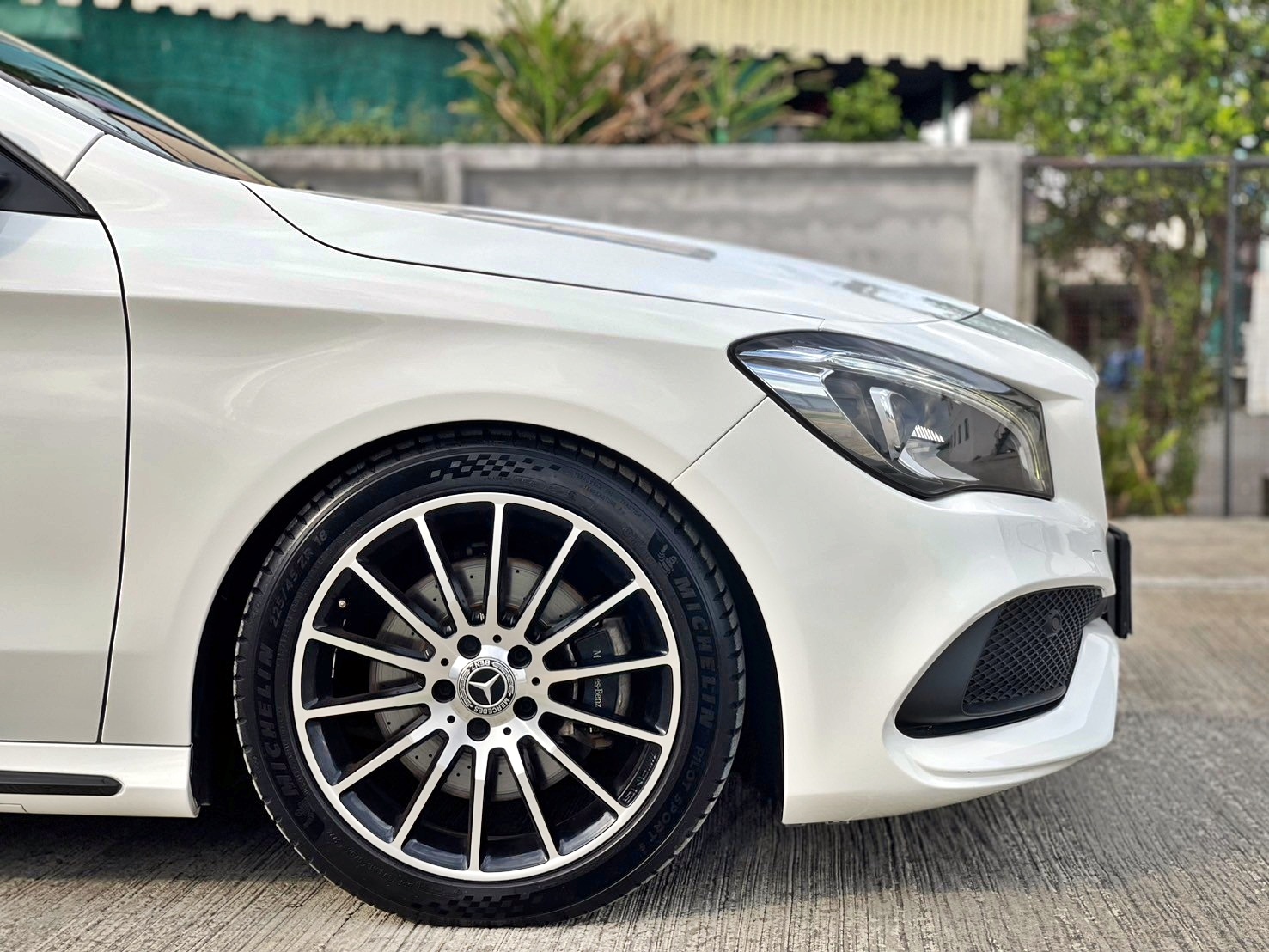Mercedes-Benz CLA250 AMG Facelift White Art Edition (W117) ปี 2018 จด 2019 (รูปที่ 16)