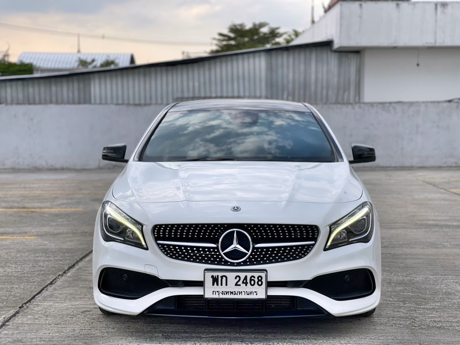 Mercedes-Benz CLA250 AMG Facelift White Art Edition (W117) ปี 2018 จด 2019 (รูปที่ 2)